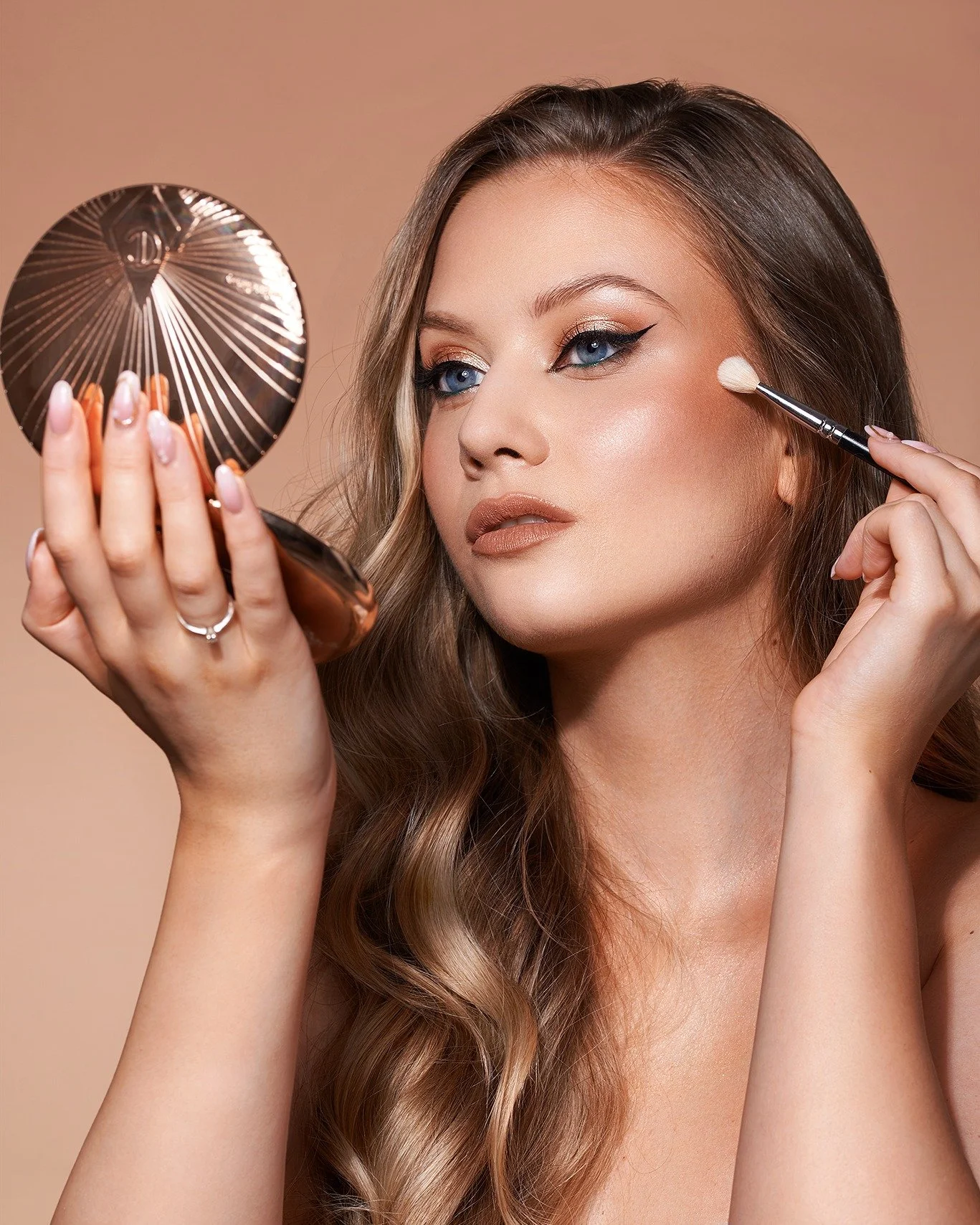 🎀 De hogy v&aacute;lasztom ki az alapoz&oacute;t, hogy passzoljon a sz&iacute;ne?
🎀 Hova kell tenni a bronzost&oacute;t?! 
🎀 Melyik ecset mire val&oacute;? 

Seg&iacute;tek Neked!
2 szolg&aacute;ltat&aacute;st dolgoztam ki, annak megfelelően, hogy