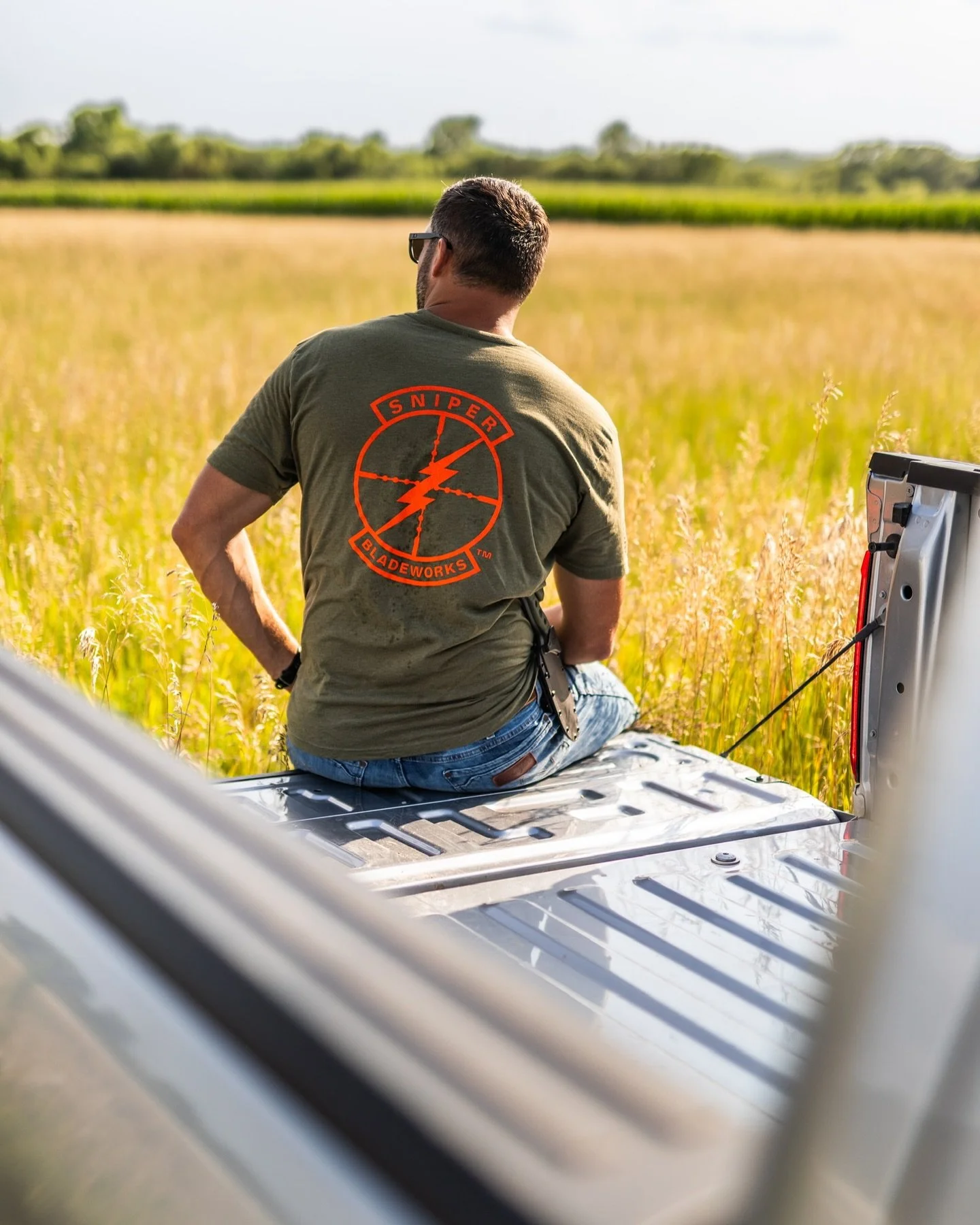 Take Sniper Bladeworks to the field with you this fall. Whether it&rsquo;s one of our new Tees or tactical tools SBW has you covered.

#sniperbladeworks #sbw #inthefield #tacticalgear #morethantees #premiumtactical
