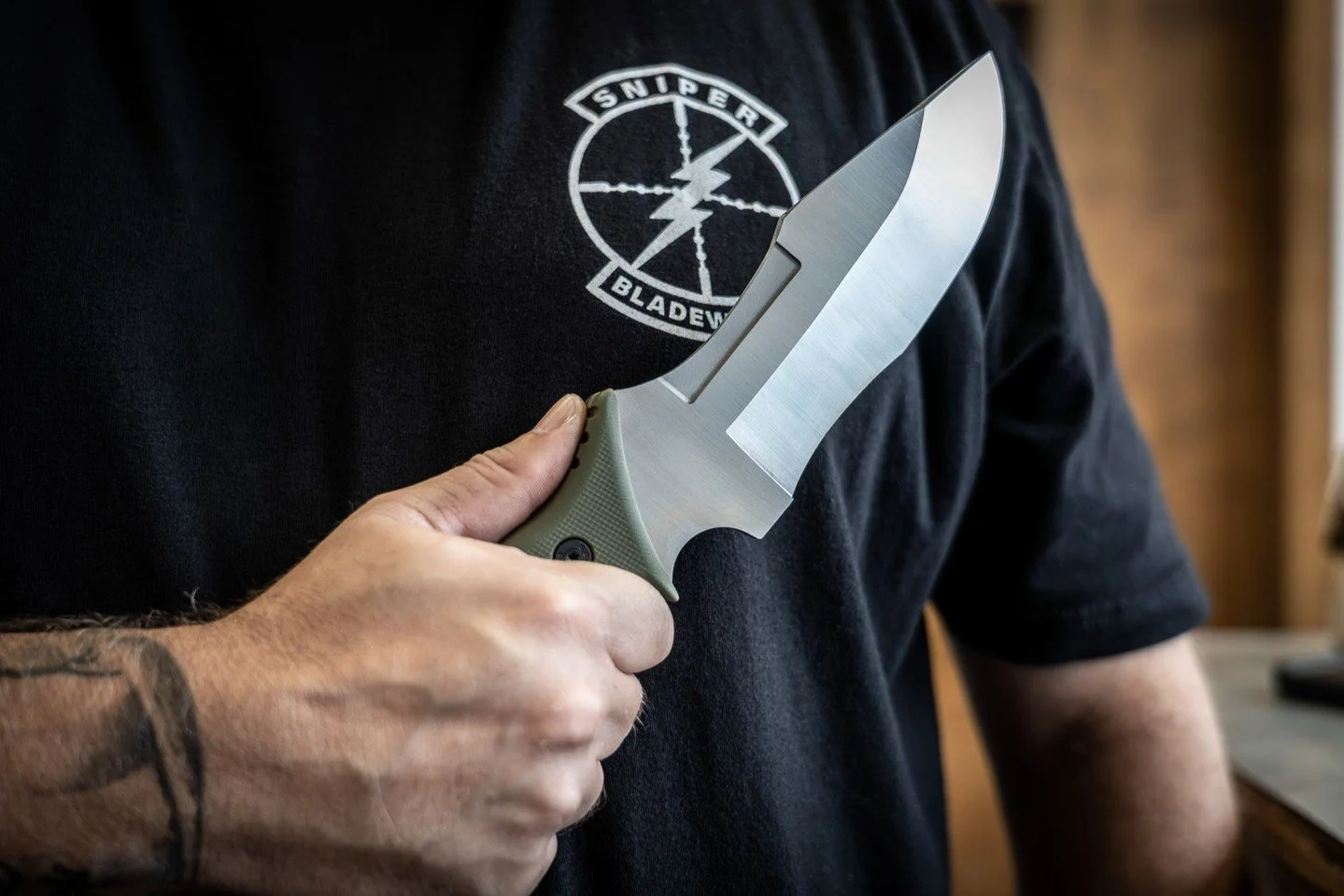 Built for the wild. Proven where it counts.

From camp to backcountry, this is the knife you bring when it actually matters.