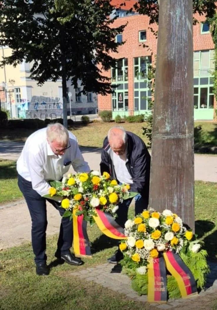 13.08.2026 Bekenntnis zur deutschen Einheit und Zeichensetzung gegen den Mauerbau an den Wallanlagen.