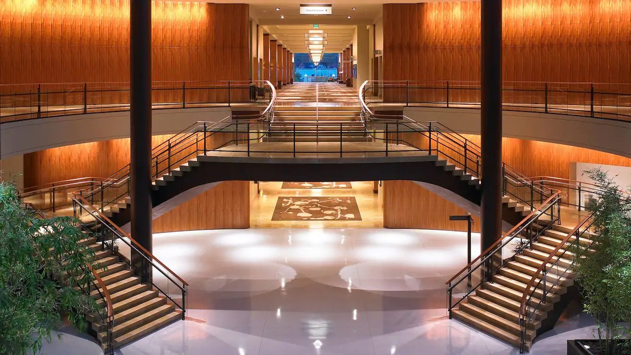 Hyatt-Regency-Bellevue-on-Seattles-Eastside-P068-Grand-Staircase.16x9.jpg