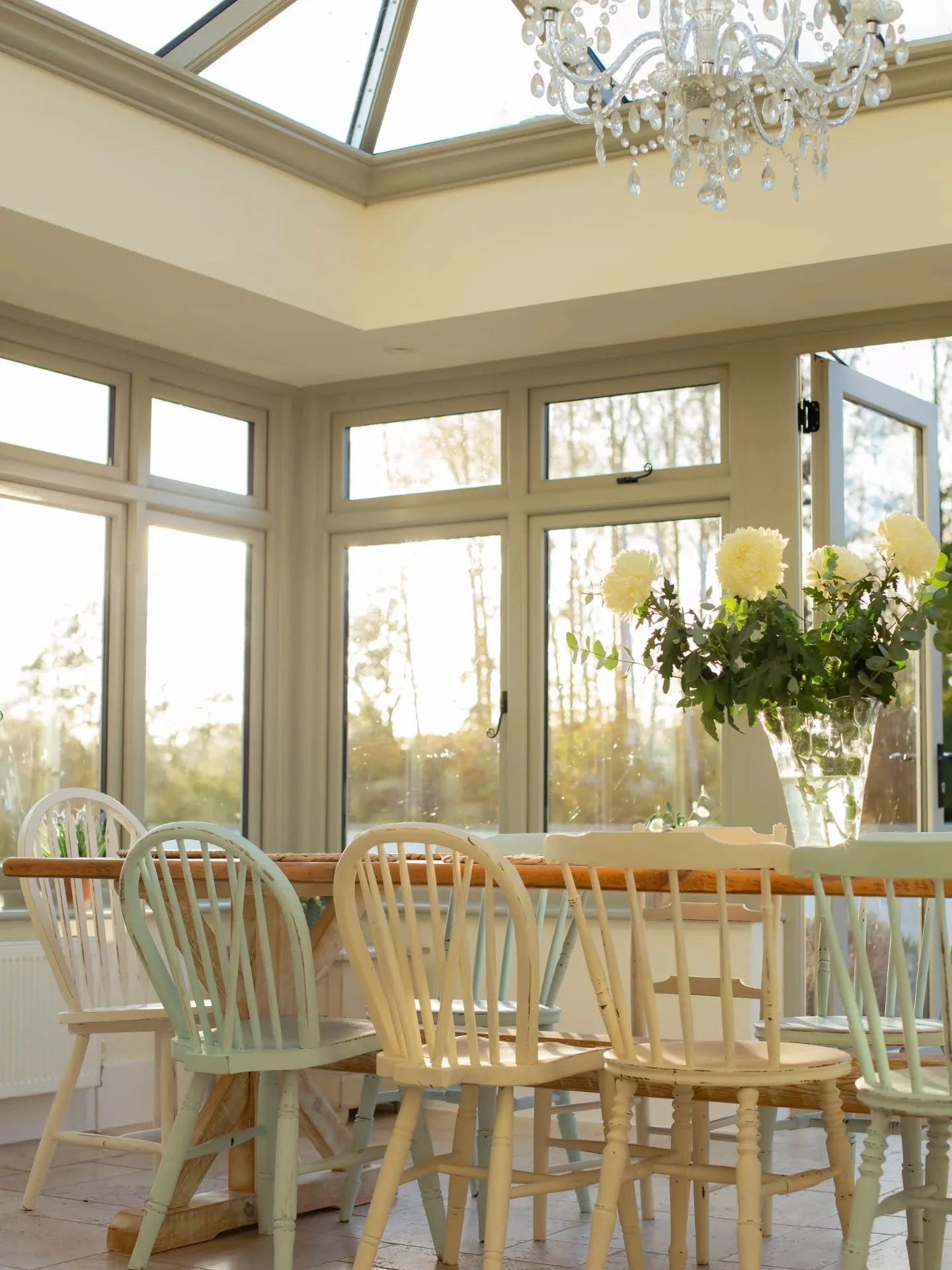 Fox &amp; Hounds Farmhouse 🏡✨
A beautifully restored luxury farmhouse set in peaceful countryside surroundings. Thoughtful interiors, generous space, and a timeless rural charm.
The perfect place to slow down, gather together and truly relax.

✨ Ele