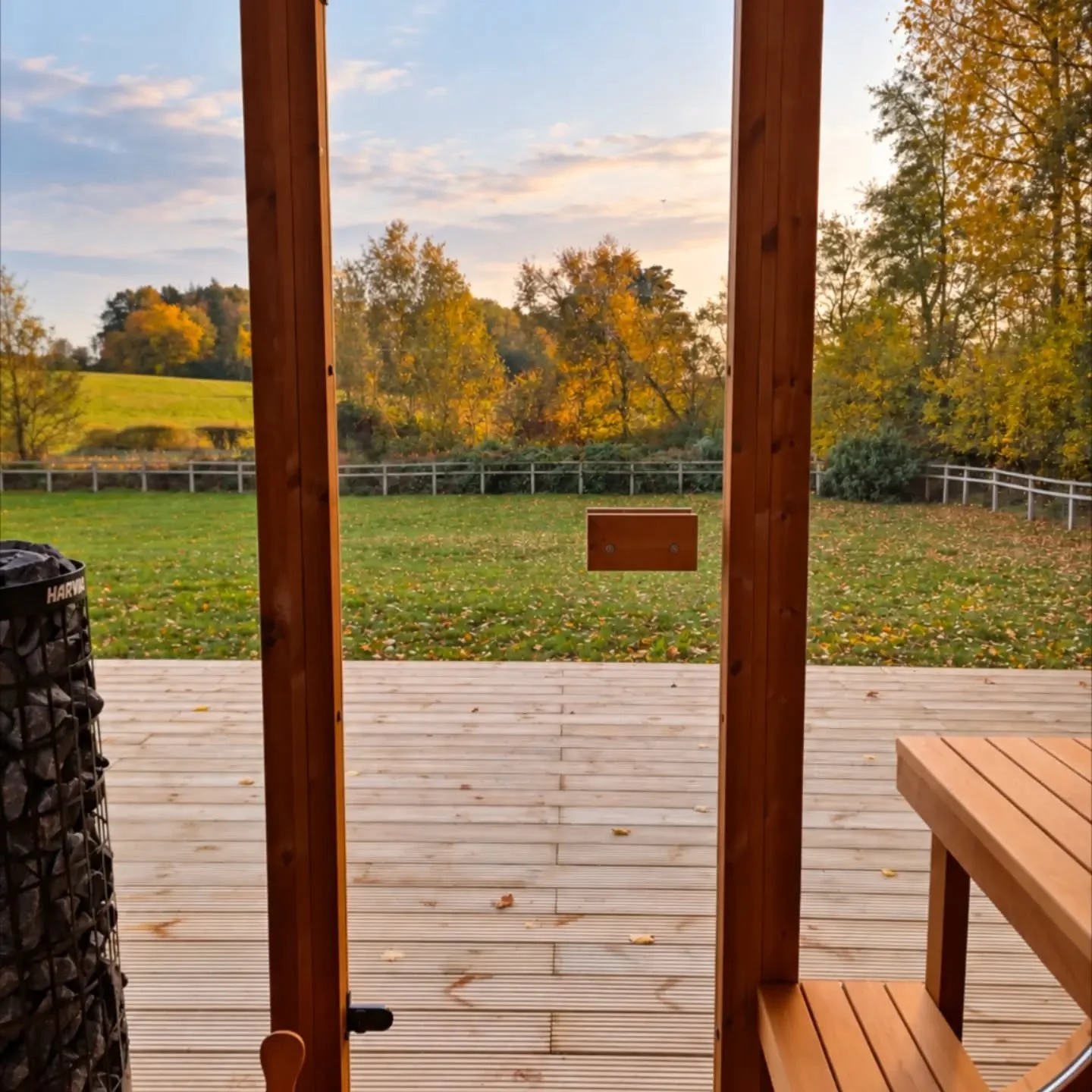 Slow down. Breathe. Switch off 💚

A sauna with a view like this makes it even easier.
Golden autumn afternoons, peaceful countryside and a little time just for you. 🍂

Our outdoor spa &amp; wellness space at Tilehouse Retreats is opening this Novem