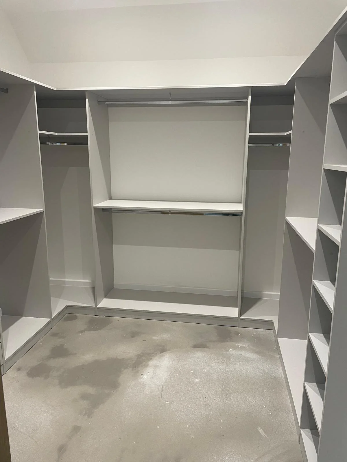 walk in dressing room 3.jpg