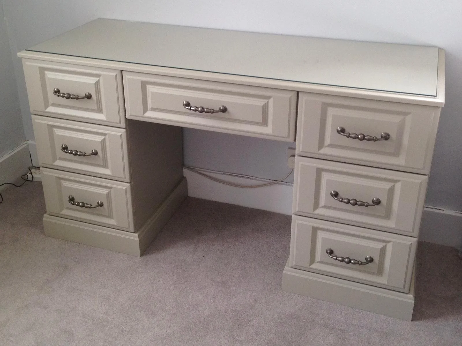 classic dressing table. fitted bedrooms. furniture. Bella Palermo. stone grey. traditional. glass top. Lavant. Chichester