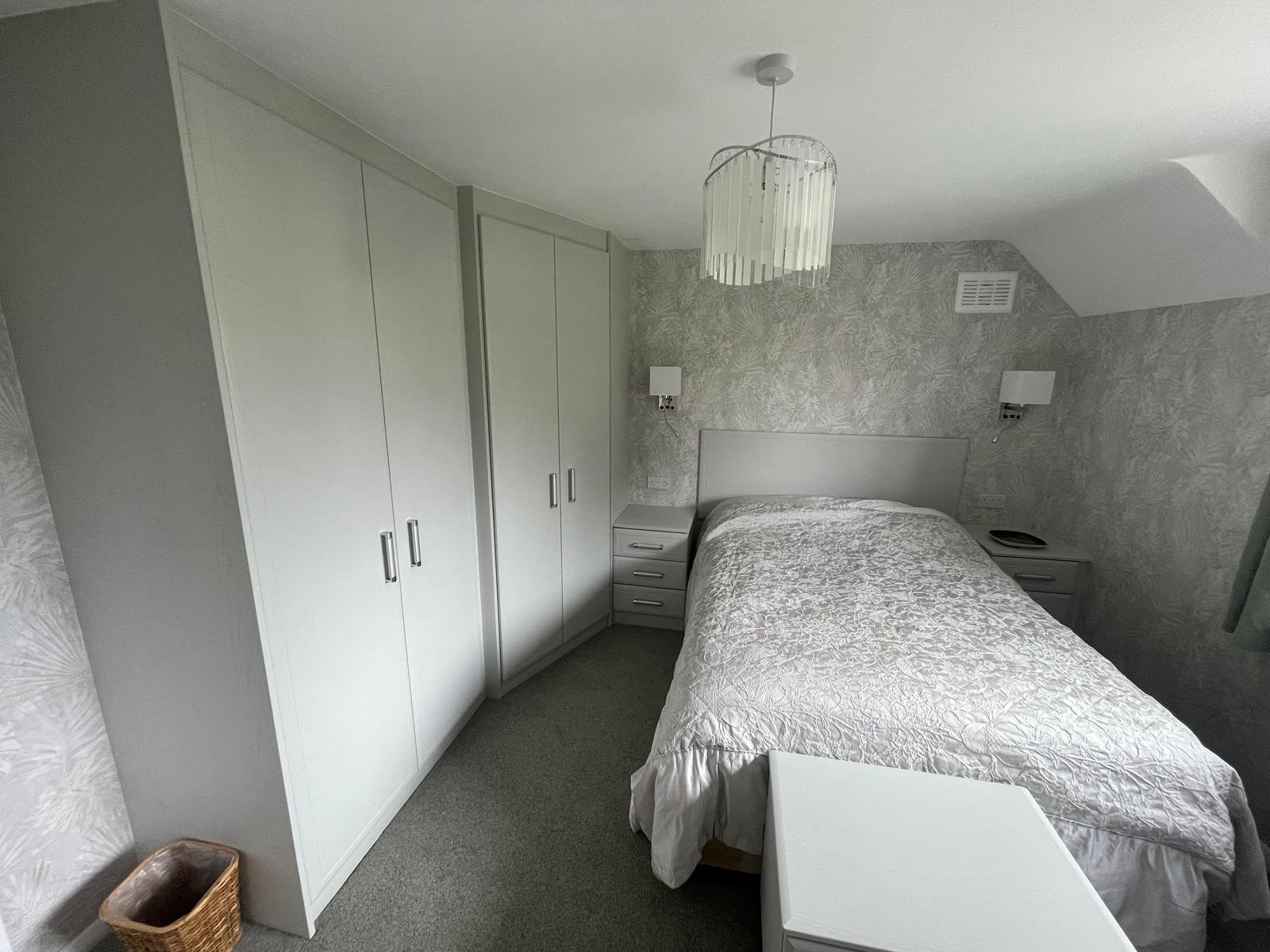 euroline craft room 1.jpg