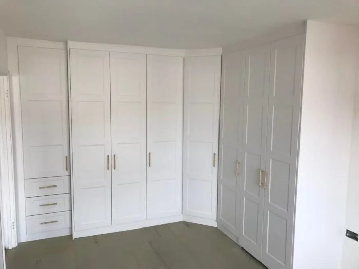 fitted bedroom. fitted wardrobes. Bella Aldridge. Porcelain white. The Wittering's. Chichester. West Sussex.