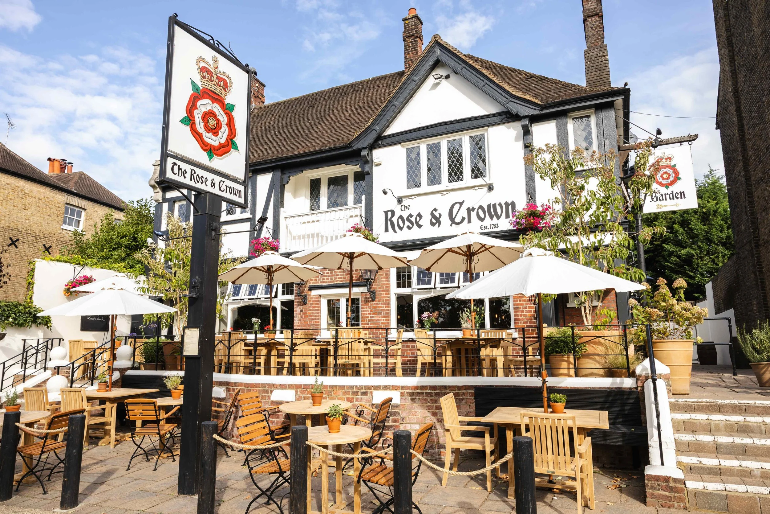 best pub for group bookings in Kew
