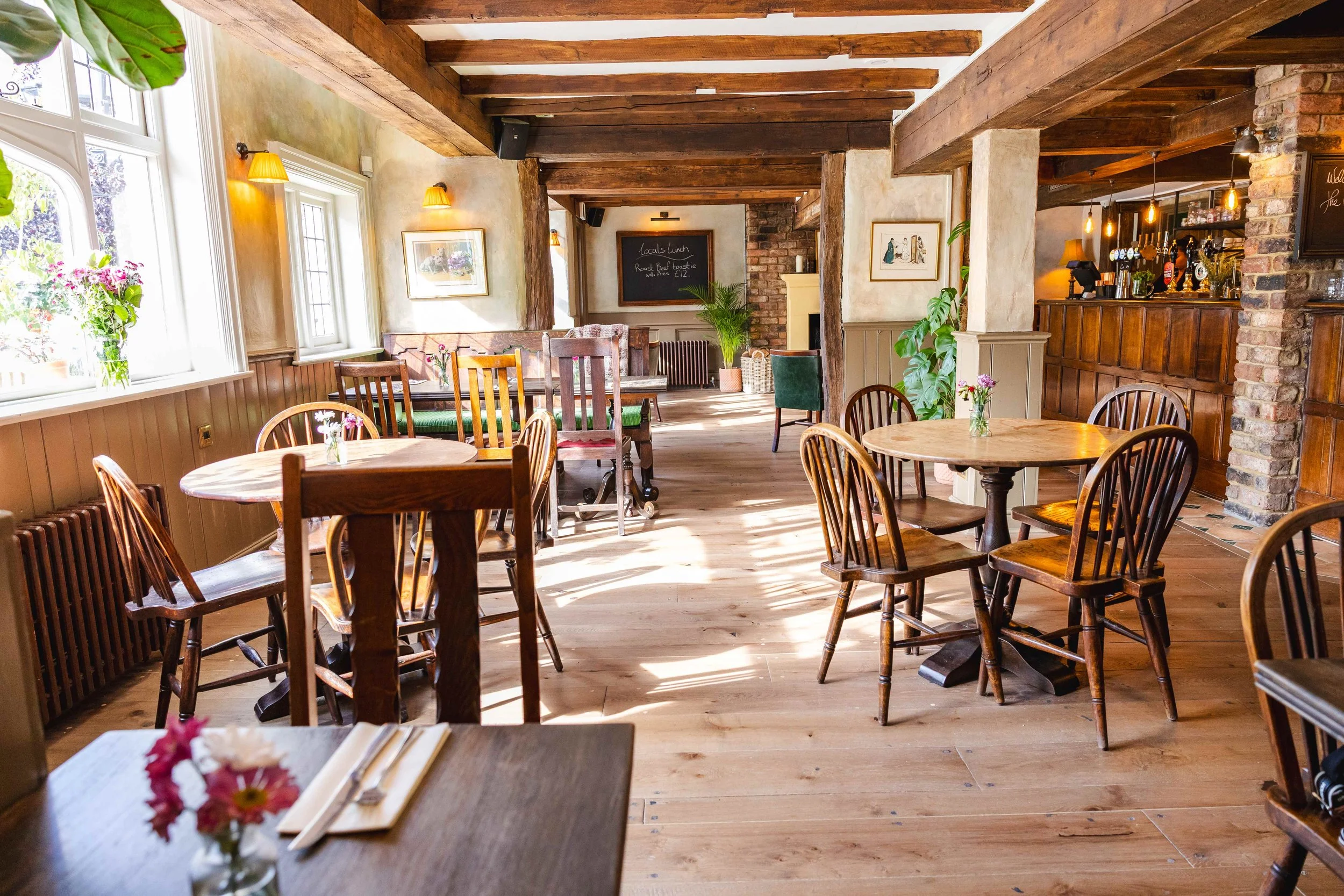 best pub for group bookings in Kew