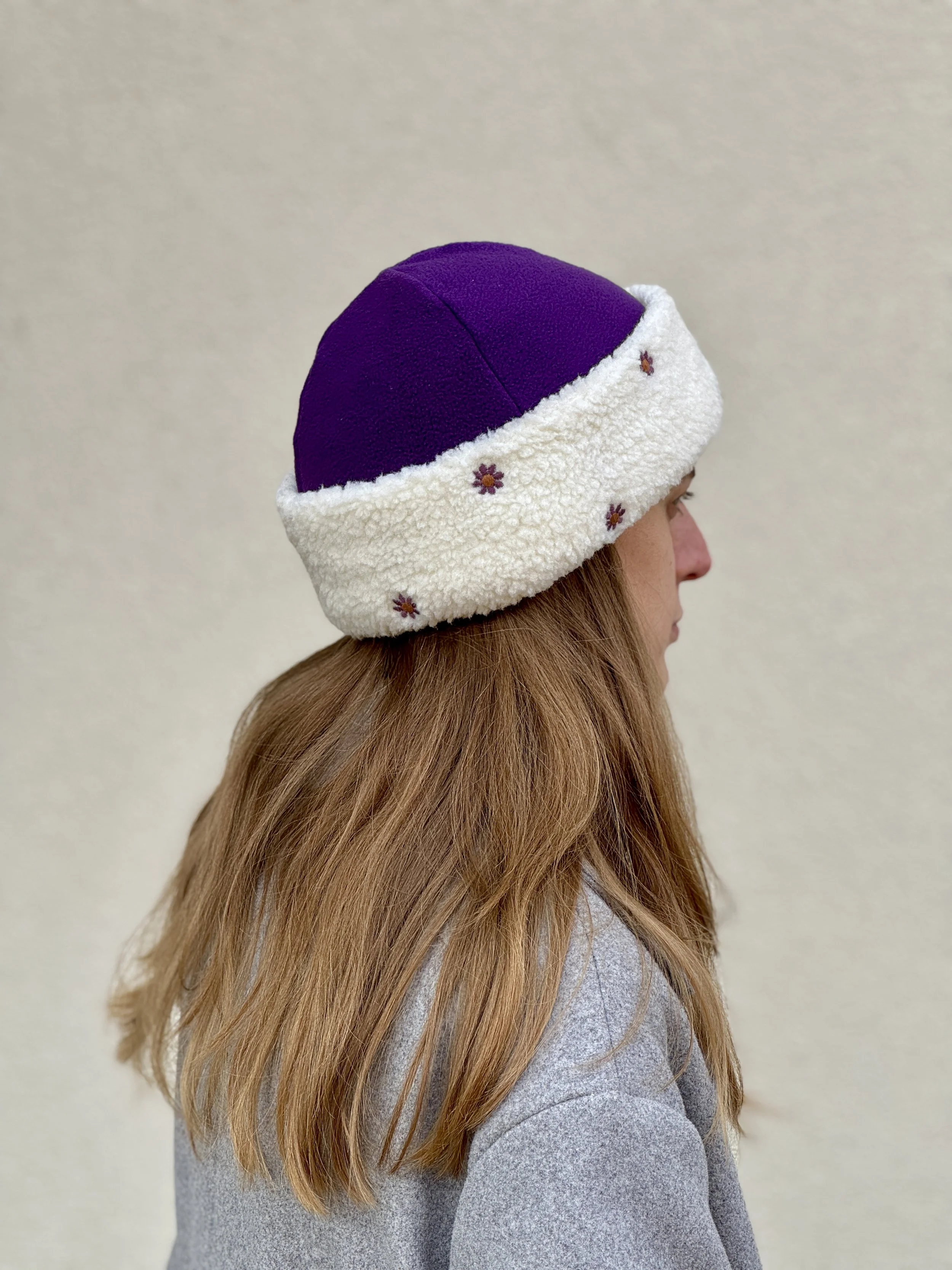 bonnet-polaire-violet-sherpa-polaire-fait-main.jpg