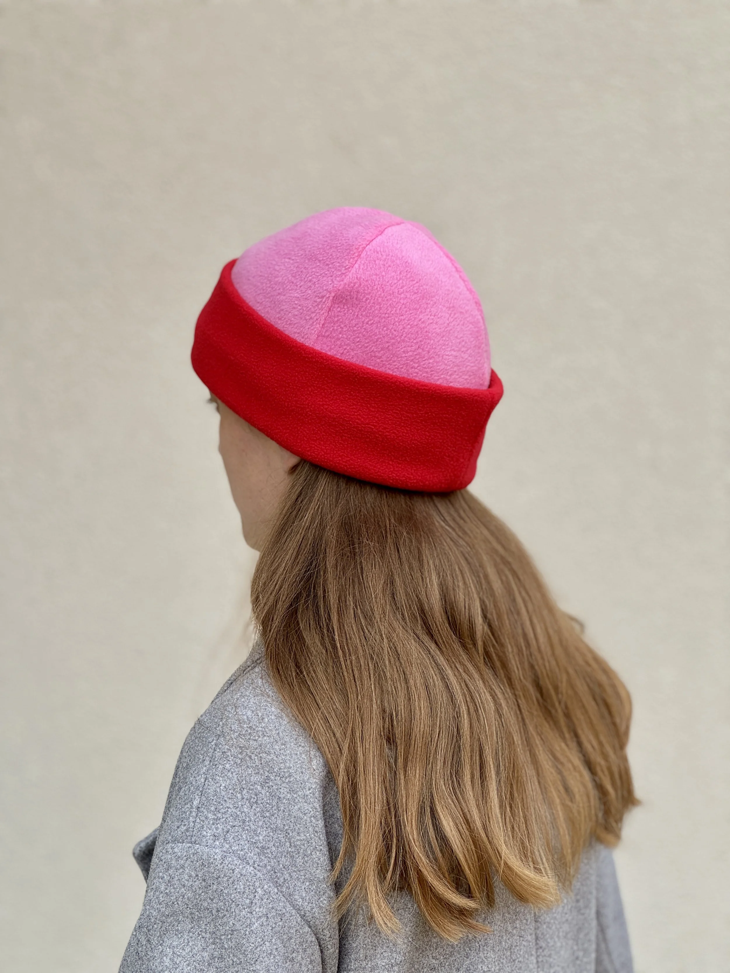 bonnet-polaire-fait-main-rose-rouge-mixte-fait-main.jpg
