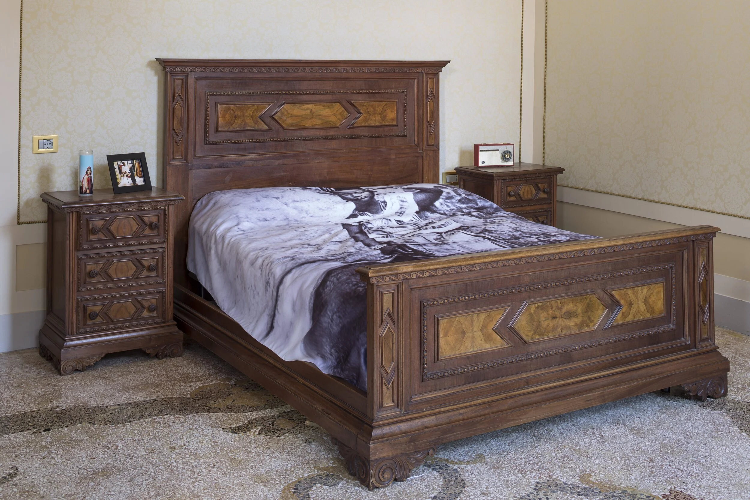 9.DeclarationVeniceBed.jpg