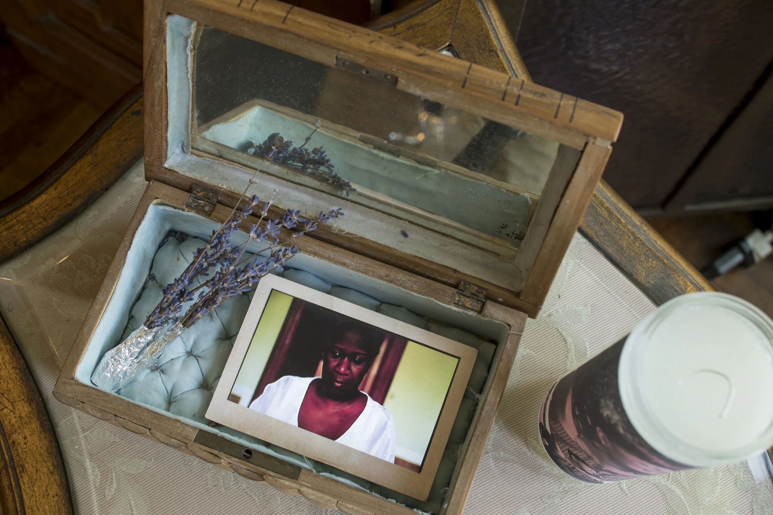 9.Declarationbox.jpg