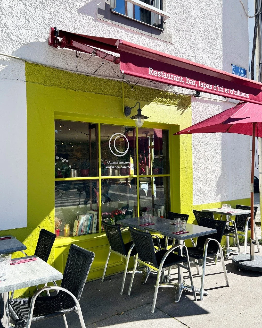 Les beaux jours font leur retour&hellip; et la terrasse de Meiga reprend vie ☀️🌿

&Agrave; l&rsquo;ombre pour un d&eacute;jeuner tout en douceur ou au soleil pour prolonger l&rsquo;instant autour de quelques tapas&hellip; ici, chacun trouve sa place