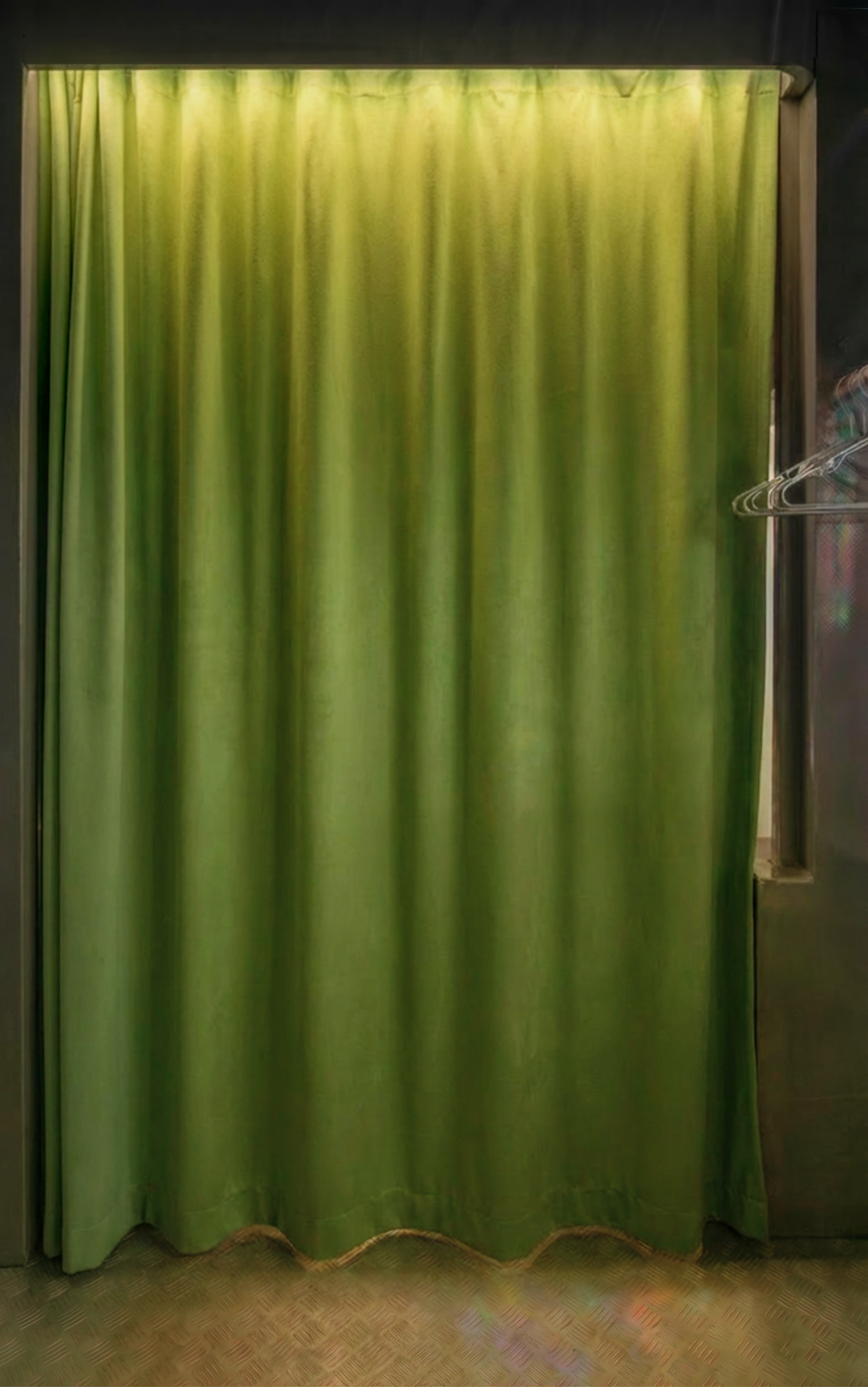 interior01_02_curtain.png