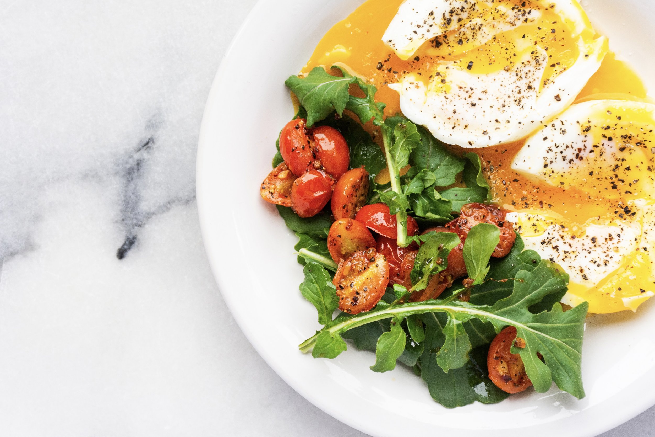 5 ideas de desayuno aptas para SIBO