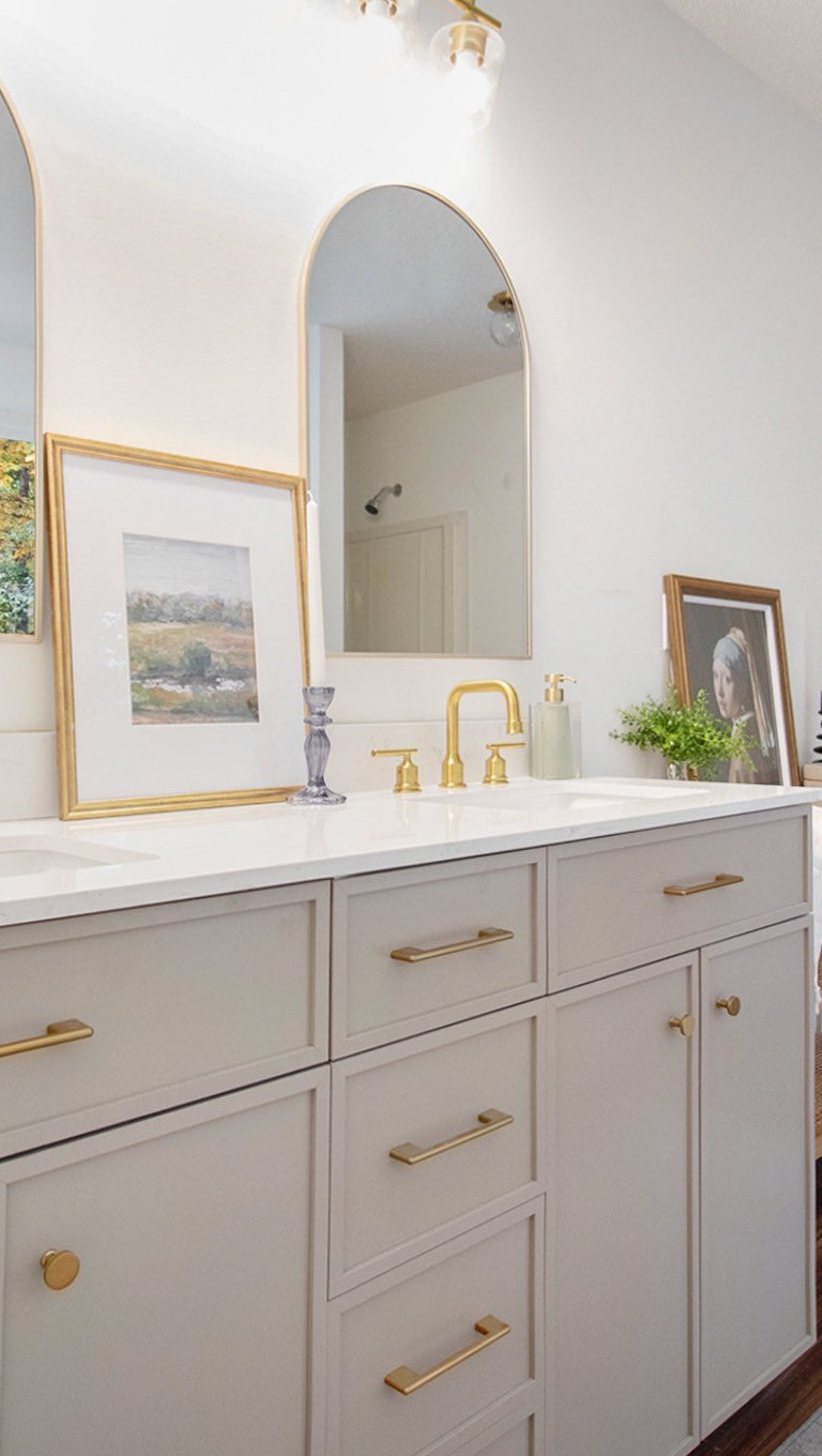No one wants to tour one empty house after another. Use Stage South to make your listing stand out from the competition!