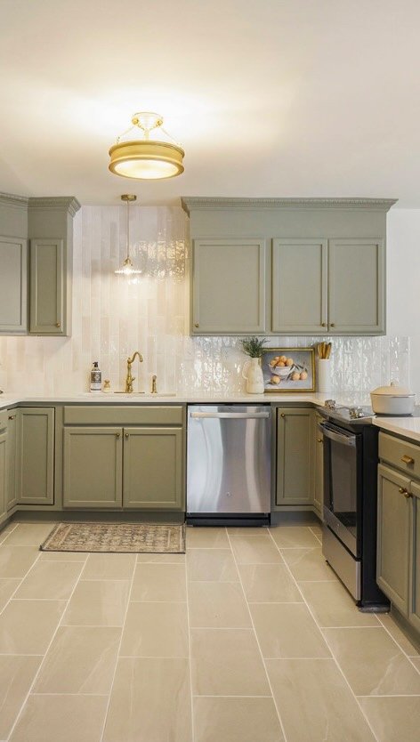 Buyers typically form a first impression of a home within 7 to 10 seconds of seeing it. This means curb appeal and the entryway are critical in creating a positive perception.
A clean, welcoming exterior, well-maintained landscaping, and a thoughtf
