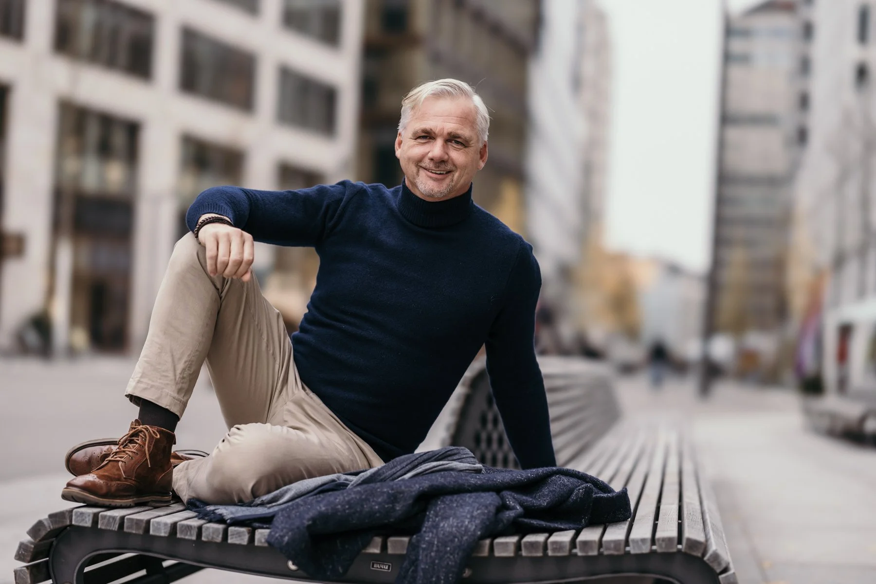 Ralf sitzend 2.jpg