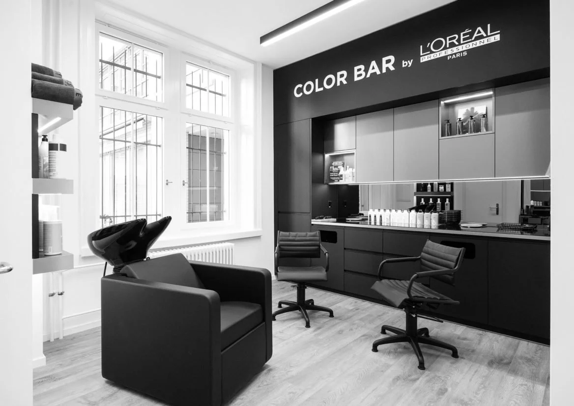 Moderne Color Bar von L’Oréal Professionnel bei Ghel Coiffeur Zürich