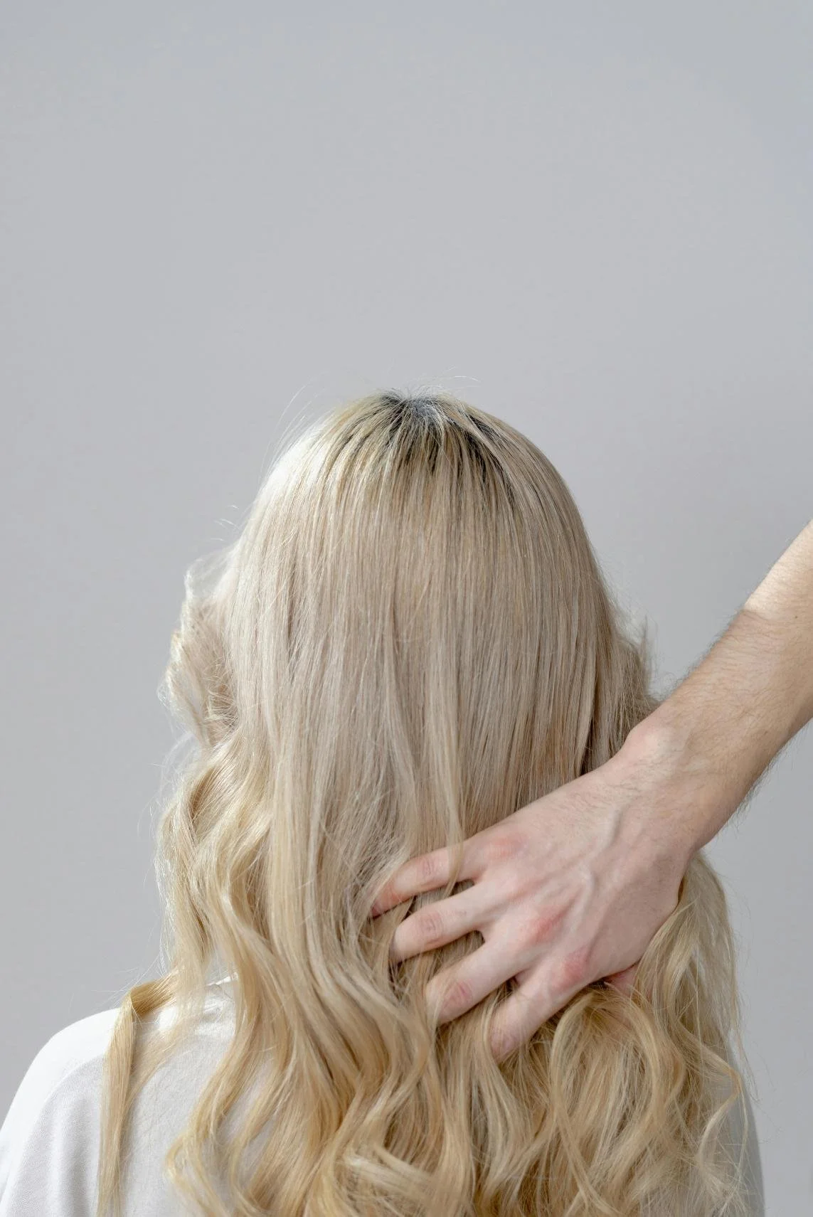 Professionelle Blondierung und kühle Blondtöne bei Ghel Coiffeur Zürich
