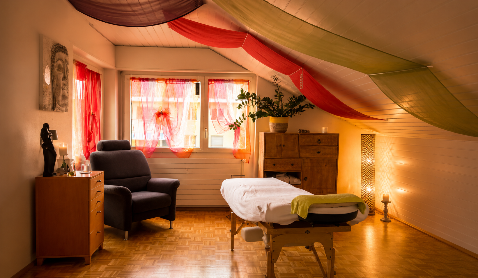 House of Ayurveda Massageliege_3.png