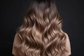 Natürliche Balayage mit weichen Farbverläufen bei Ghel Coiffeur Zürich