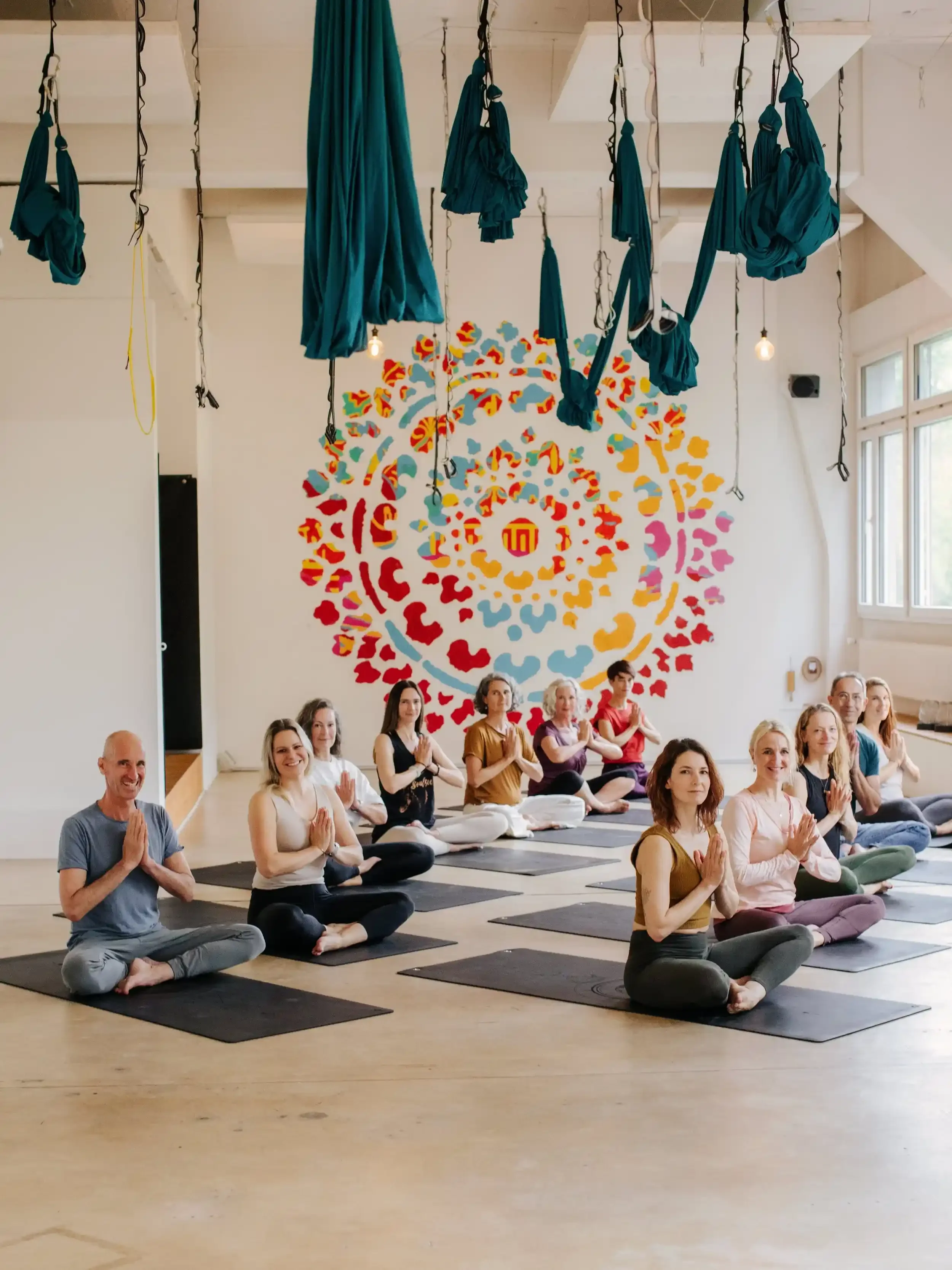 yoga8712_241026_34 (2) (2).webp