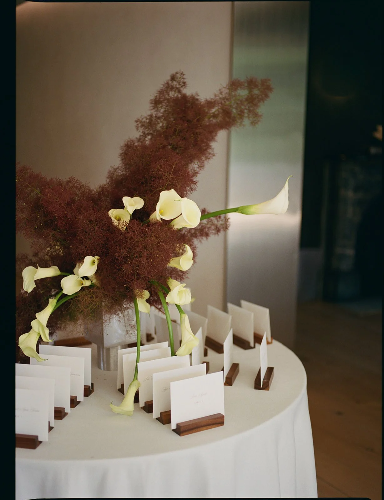 smoke bush escort card table