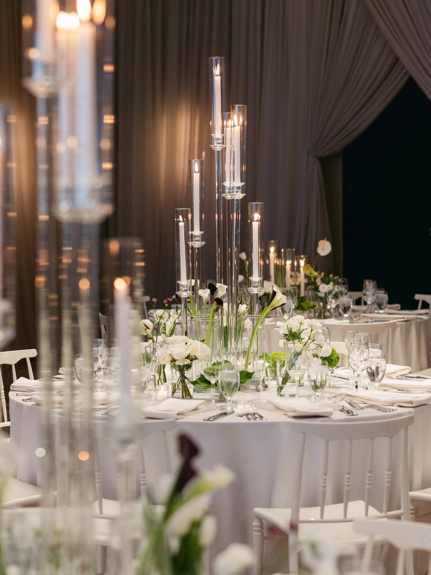 Here for the glow ✨

Planning and design @clementandcoevents 
Photos @515photoco 
Venue @hotelxtoronto 
Florist @dukes.and.daisies 
Draping @eventuredesign 
Rentals @heynayos @element_event_solutions 

#antibride #stylishwedding&nbsp;#wedding&nbsp;#w