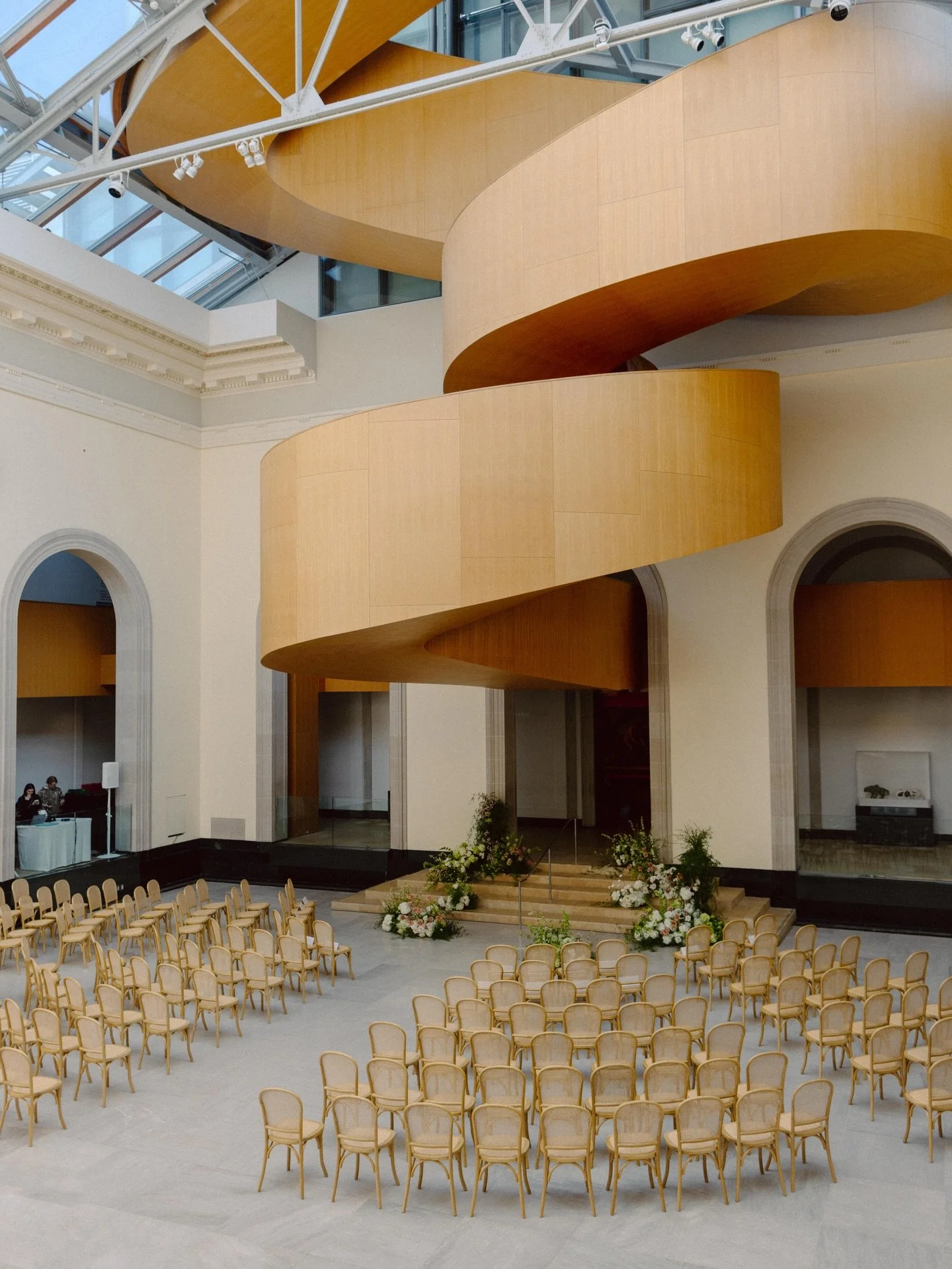 One of the most architecturally stunning backdrops in Toronto ✨ @agotoronto 

Planning and design @clementandcoevents 
Photos @innayas 
Florist @blushandbloom 
Venue @agotoronto @ago_events 

#ago #agowedding #torontowedding #luxuryweddings