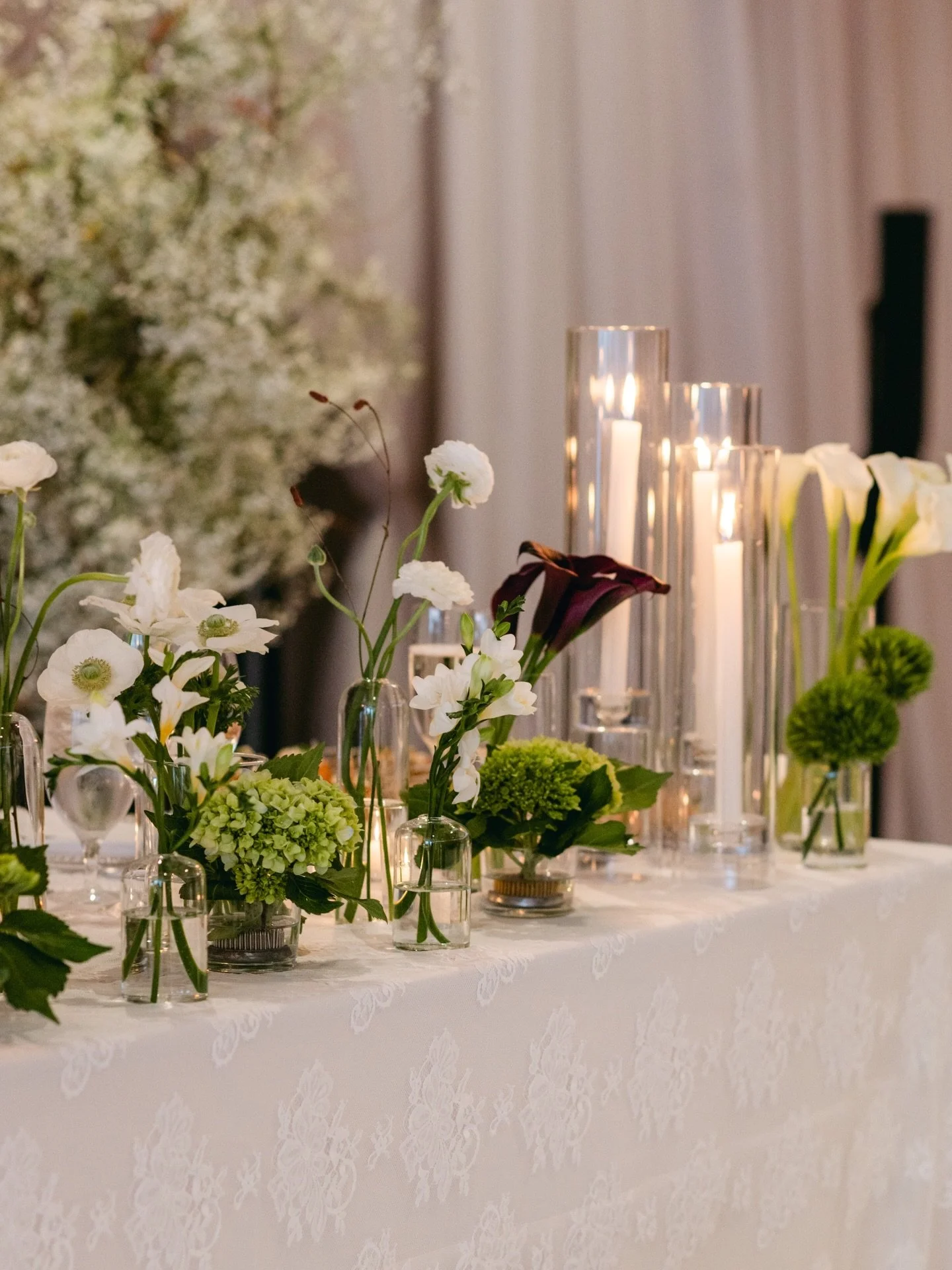 Dreaming of spring time blooms 🌷

Planning and design @clementandcoevents 
Photos @515photoco 
Venue @hotelxtoronto 
Florist @dukes.and.daisies 
Draping @eventuredesign 
Rentals @heynayos @element_event_solutions 

#antibride #stylishwedding&nbsp;#w