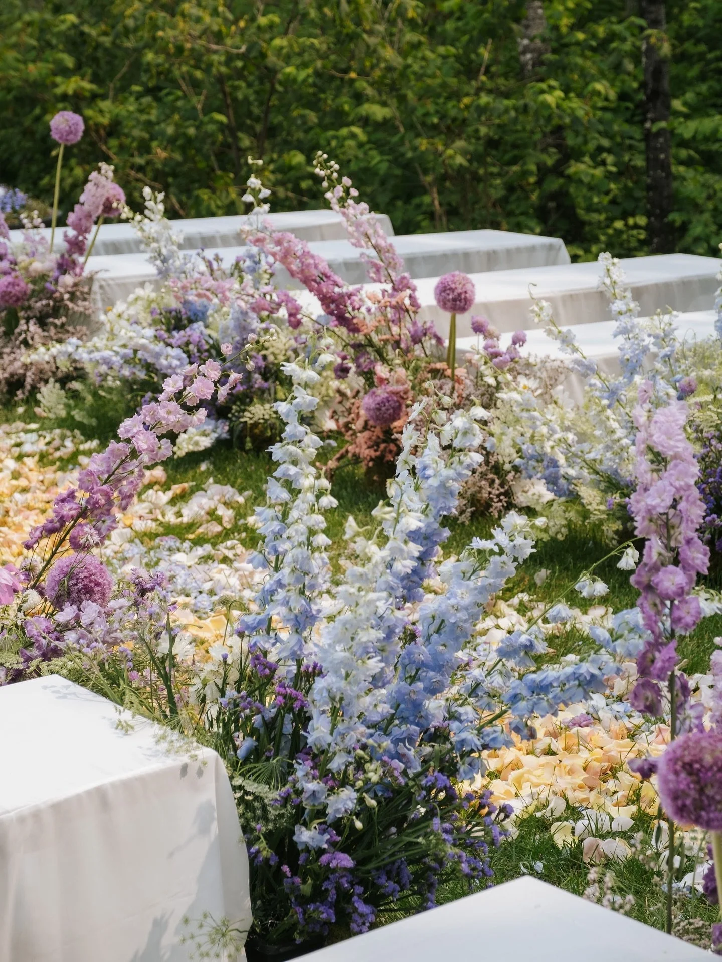 Spring ceremony inspiration ✨

Planning and design @clementandcoevents 
Photos @joelandjustyna 
Florist @joeybutta 

#springweather #weddingflowersdecor #luxuryweddings #weddinginspiration