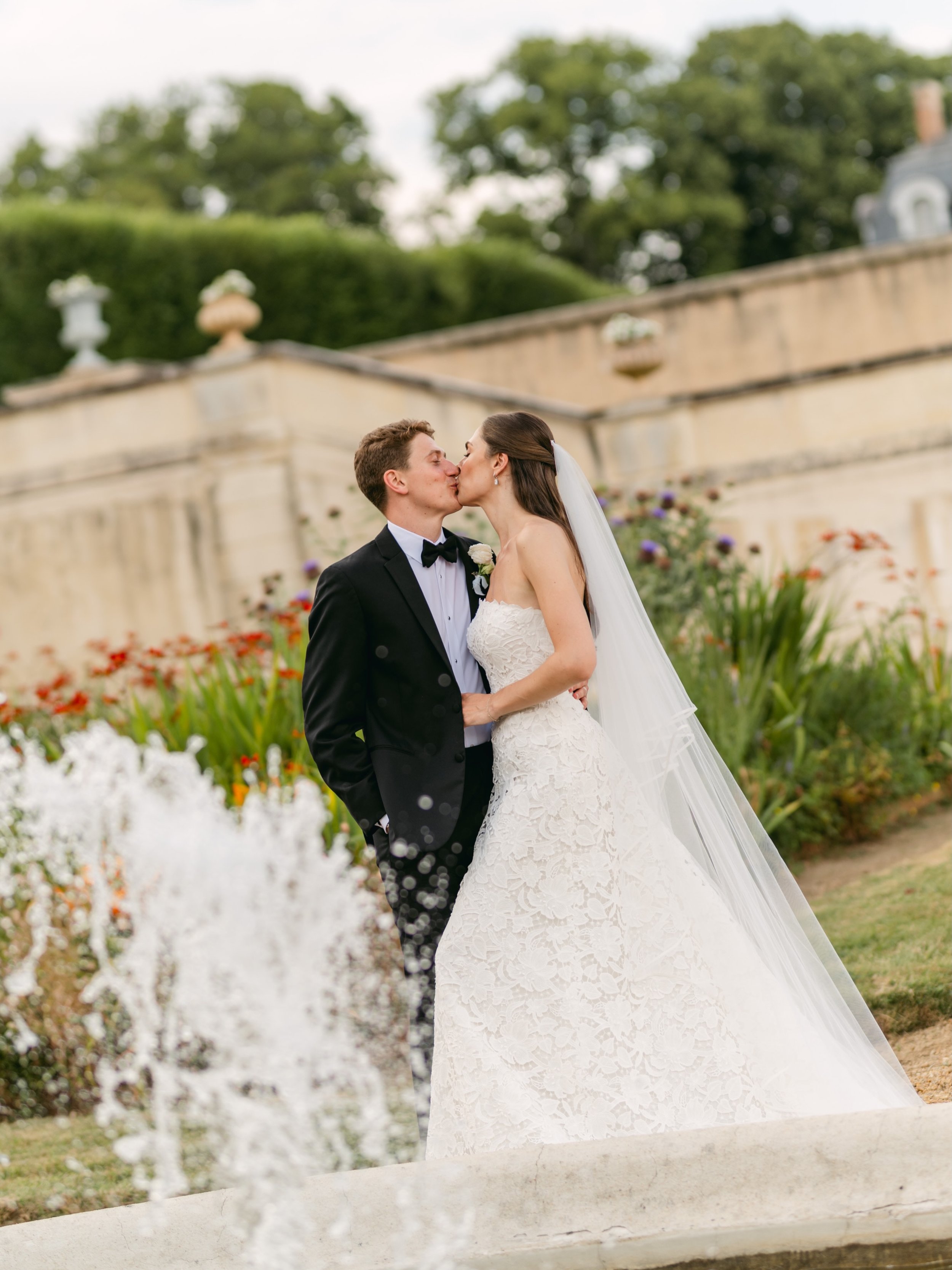 Dream couple, dream venue. What an experience. So much love for J &amp; N 

Planning and design @clementandcoevents 
Photos @515photoco 
Venue @chateaudugrandluce 
Florist @les__ephemeres 
Stationery @paperandposte 
Hair and makeup @reinakimartistry 
