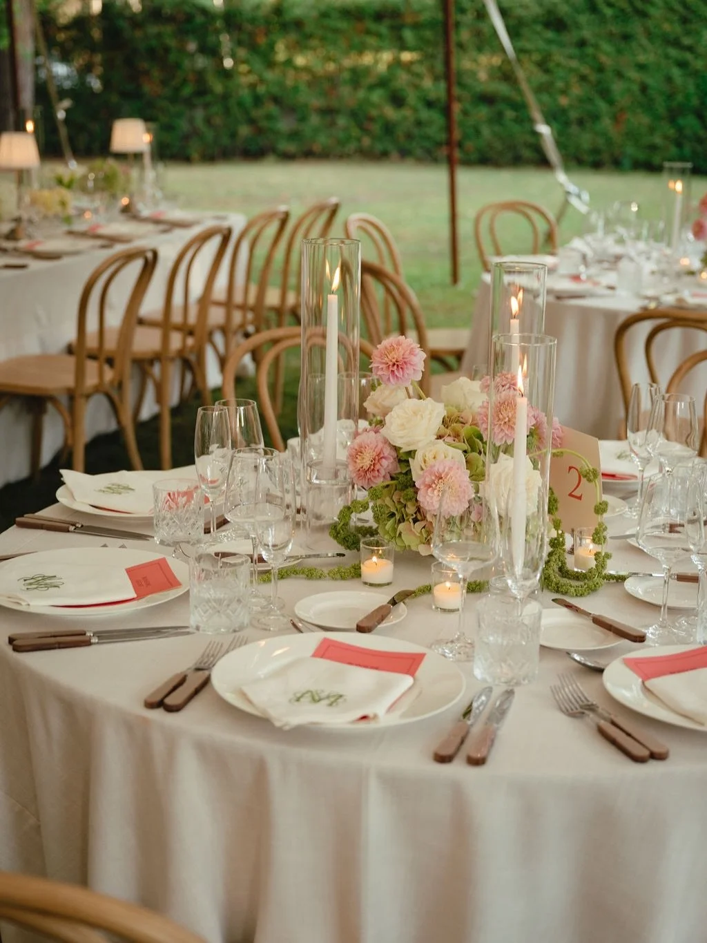 Here for the monogrammed napkin moment 🫶🏻

Planning and design @clementandcoevents 
Photos @erinleydon 
Florist @simplyelegantbyemma 
Rentals @element_event_solutions 

#tabletopdecor #monogrammed&eacute;cor&eacute; #weddinginspiration #tentedweddi