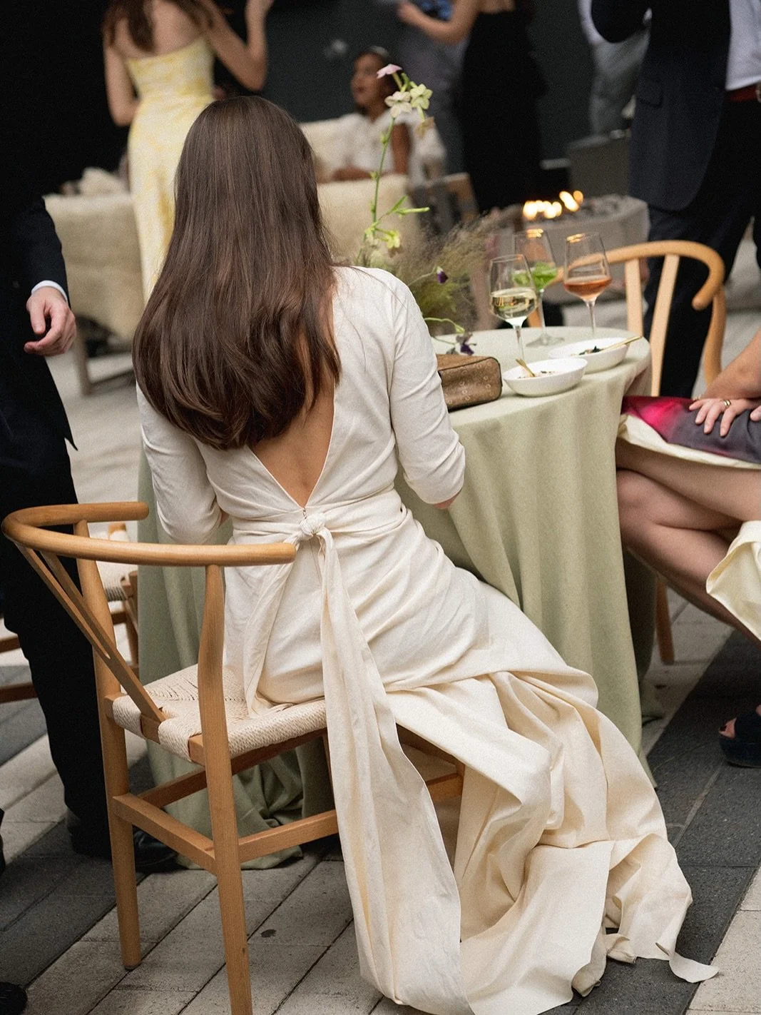 Our couples are bringing the style this summer and we&rsquo;re so here for it 🤍🤍🤍

Planning and design @clementandcoevents 
Photos @daringwanderer 
Venue @primeseafoodpalace 
Florist @neroli_floraldesign 
Dress @loversland 

#bridestyle #antibride