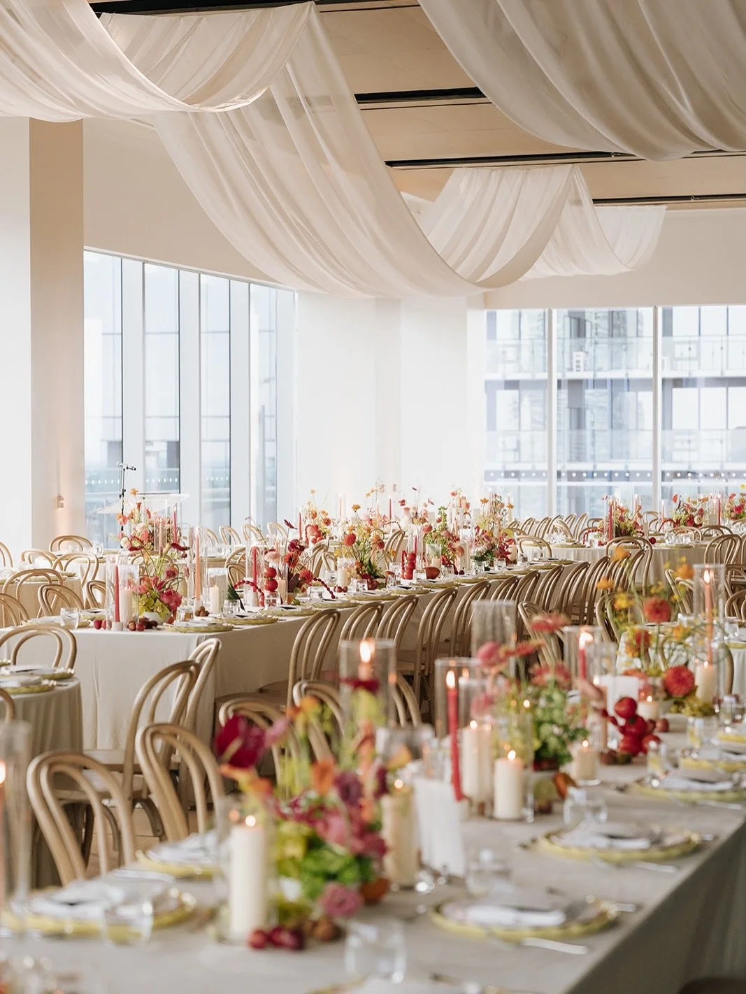 When ethereal and bold throw a party ✨

Planning and design @clementandcoevents
Photos @bsimkova 
Florist @huntandgatherfloral 
Venue @globeandmailcentre 
Rentals @element_event_solutions @detailzfurniturerentals @simplybeautifuldecor 
Stationery @ro