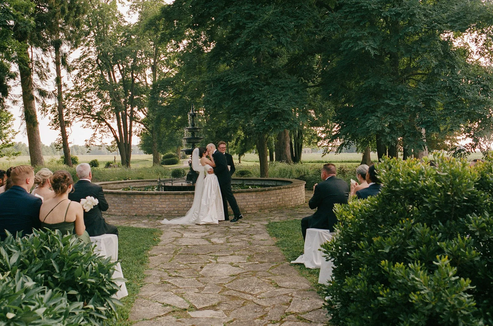 lune 1860 wedding photo