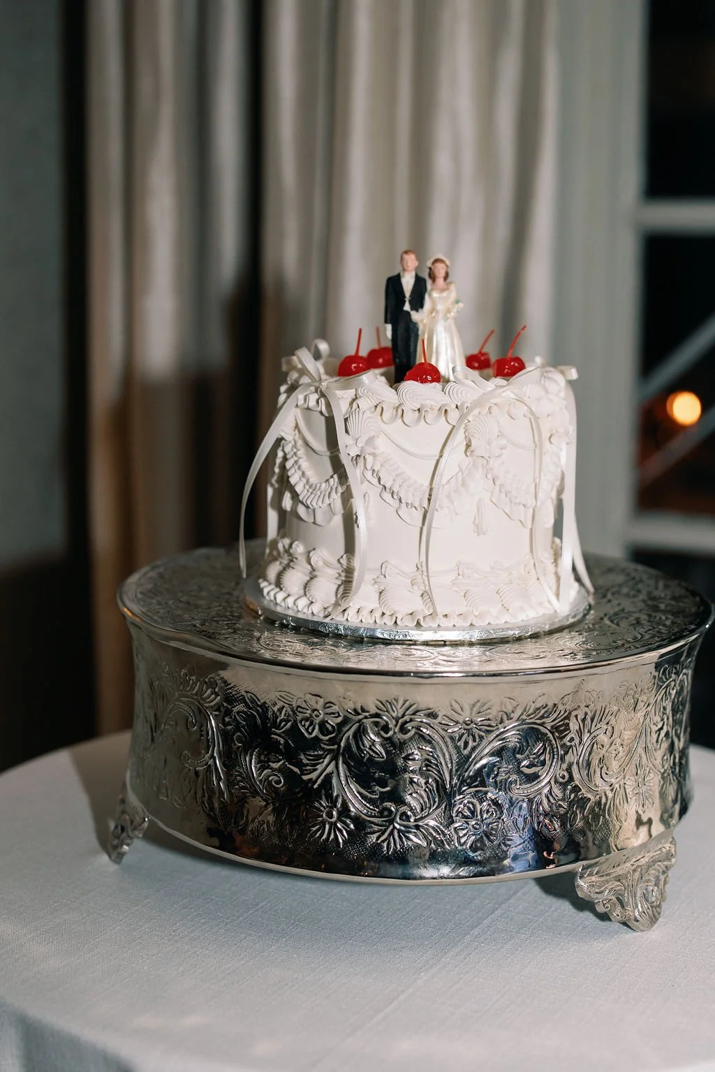 vintage wedding cake