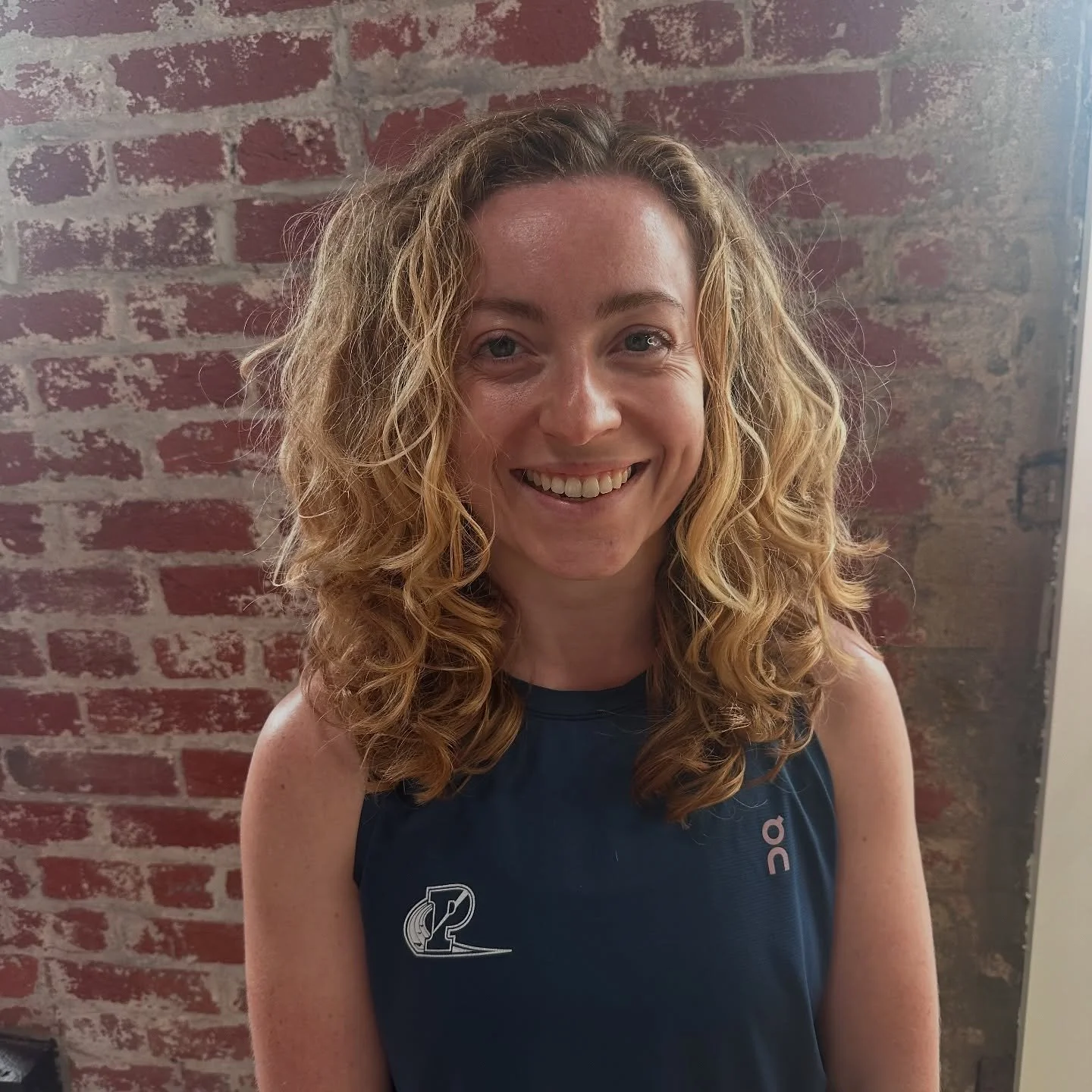 Bringing the beach waves to Philadelphia☀️⛱️🌊 

#curlyhair #phillycurlyhairstylist #waveycurls