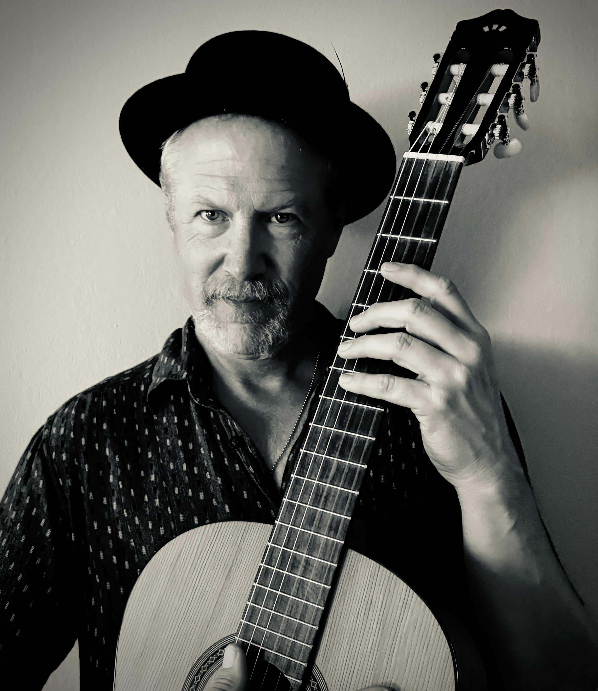 Brent Heckerman performs as Great American Novel with a host of talented Cincinnati musicians.