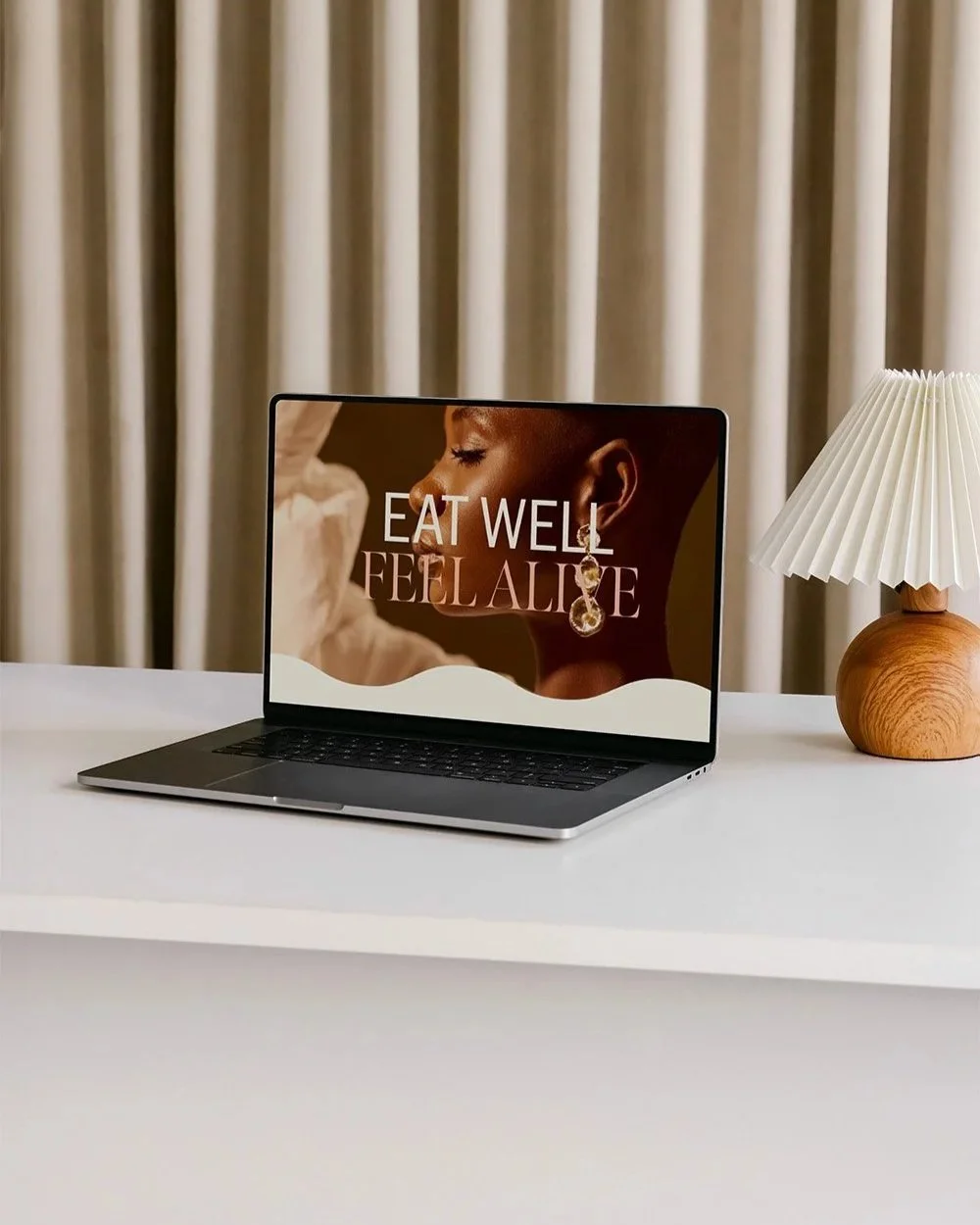MOYO-EVITA-LAPTOP1.jpg