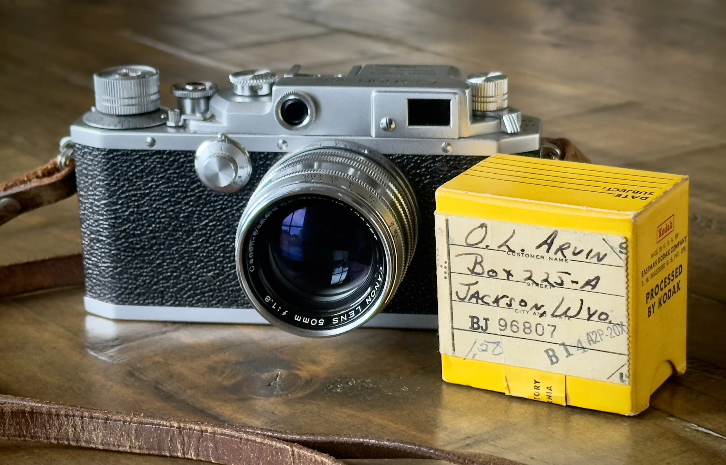 CANON IV SB RANGEFINDER CAMERA C. 1952 & SLIDE BOX