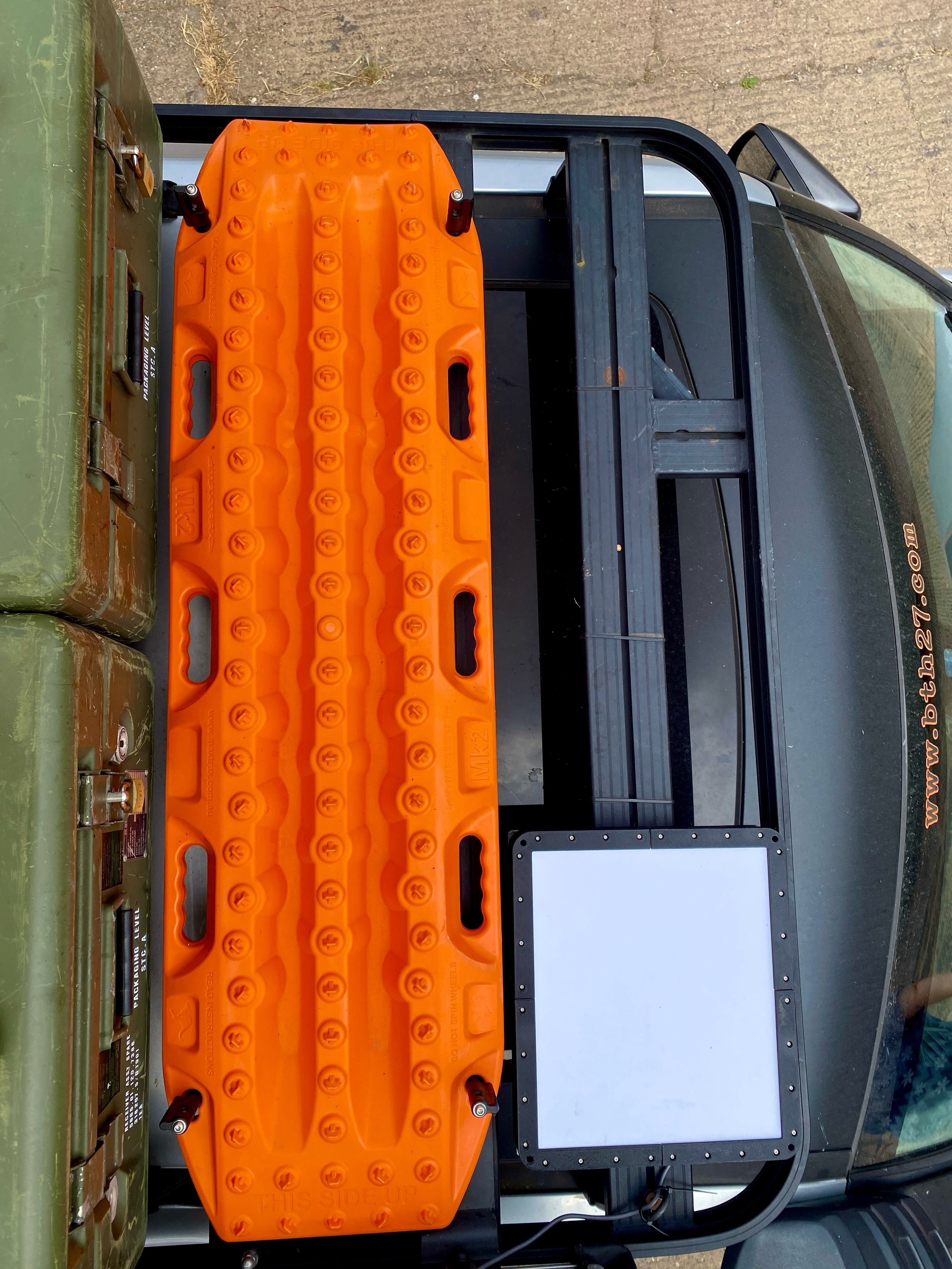Continuing with the roof rack organisation&hellip; 👌

Last time we showed the DIY Starlink mount we built ourselves. This time it&rsquo;s our homemade Maxtrax brackets.

We believe you don&rsquo;t have to buy every accessory that&rsquo;s out there. 