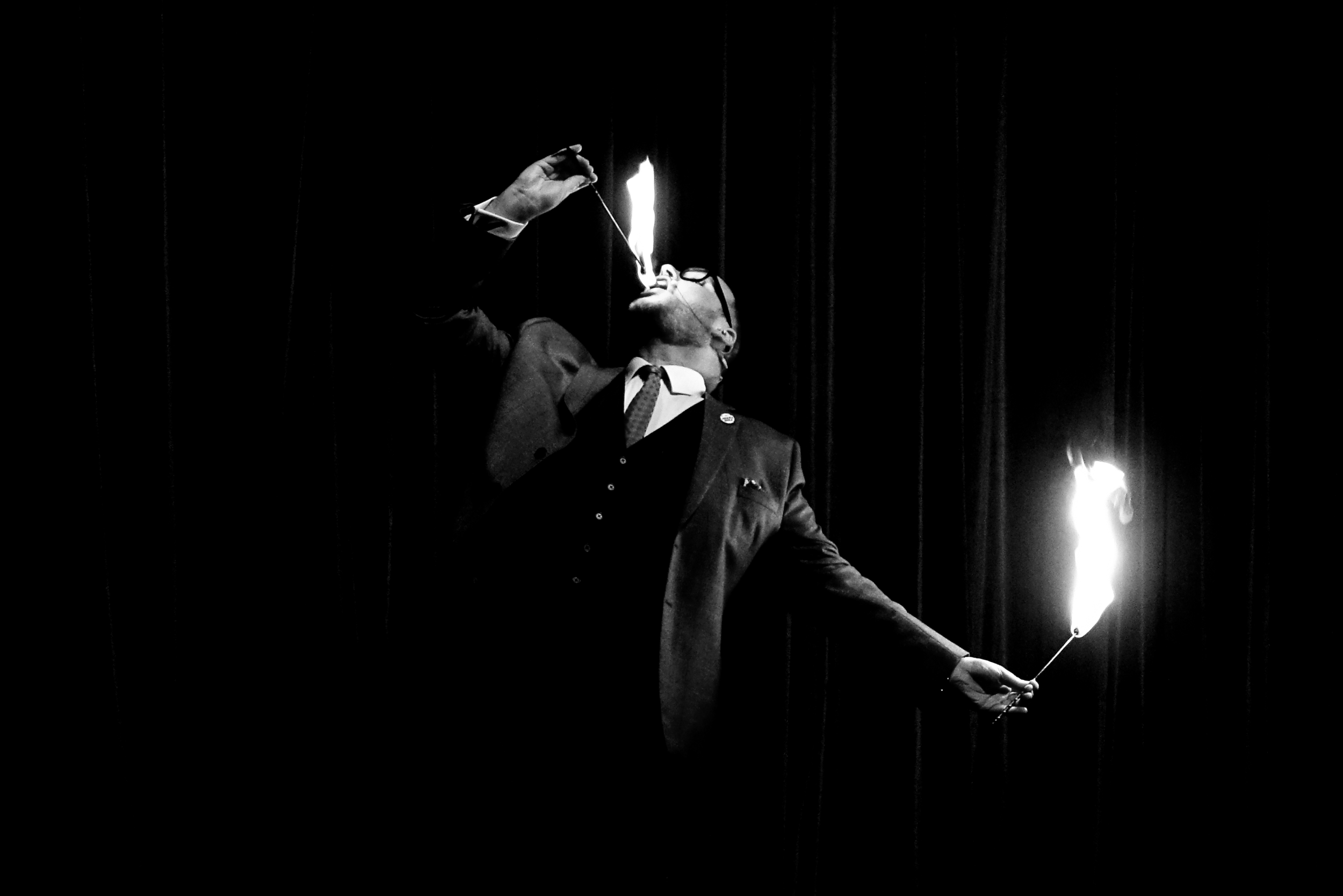 Sideshow Tricks Mark James Viva Blackpool