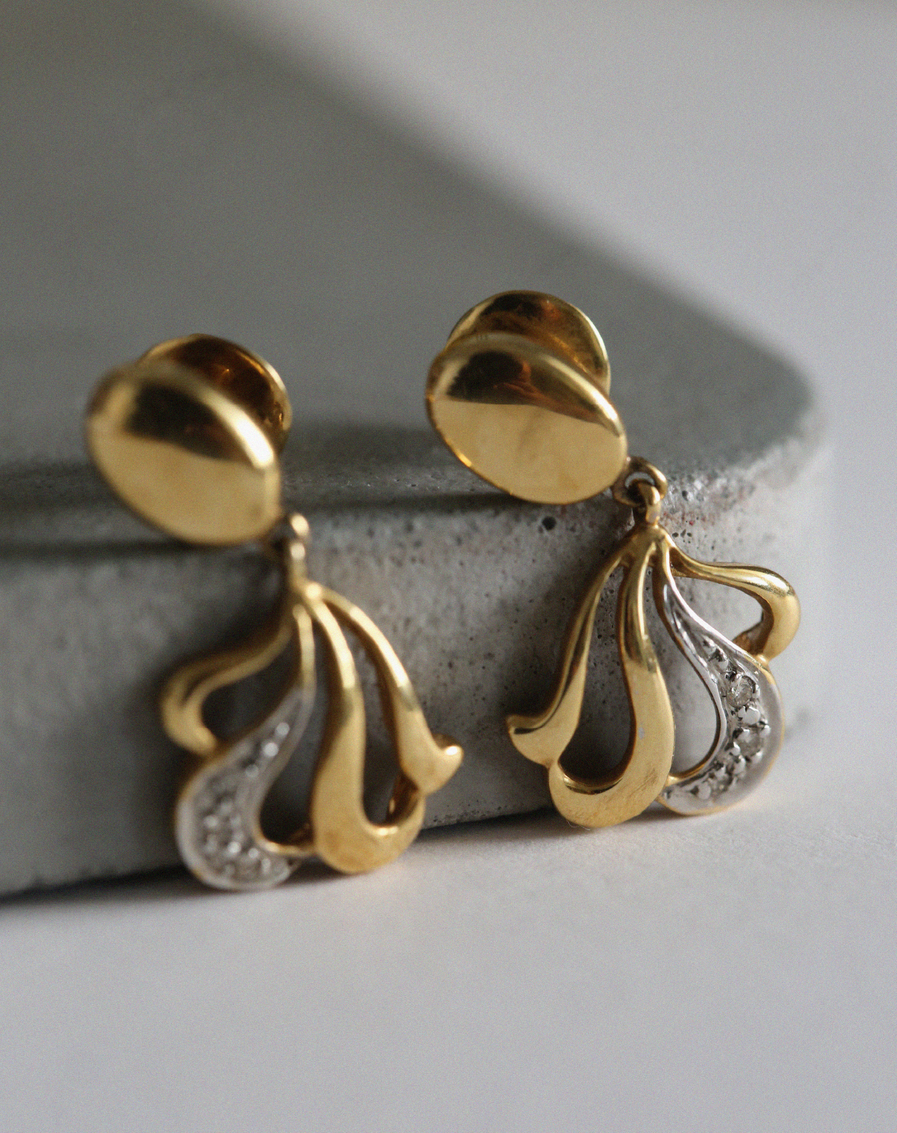 Wave — Gold earrings