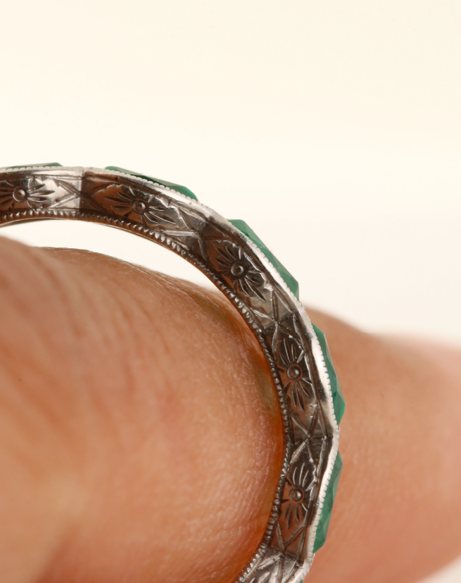 Emerald-ring-04.png