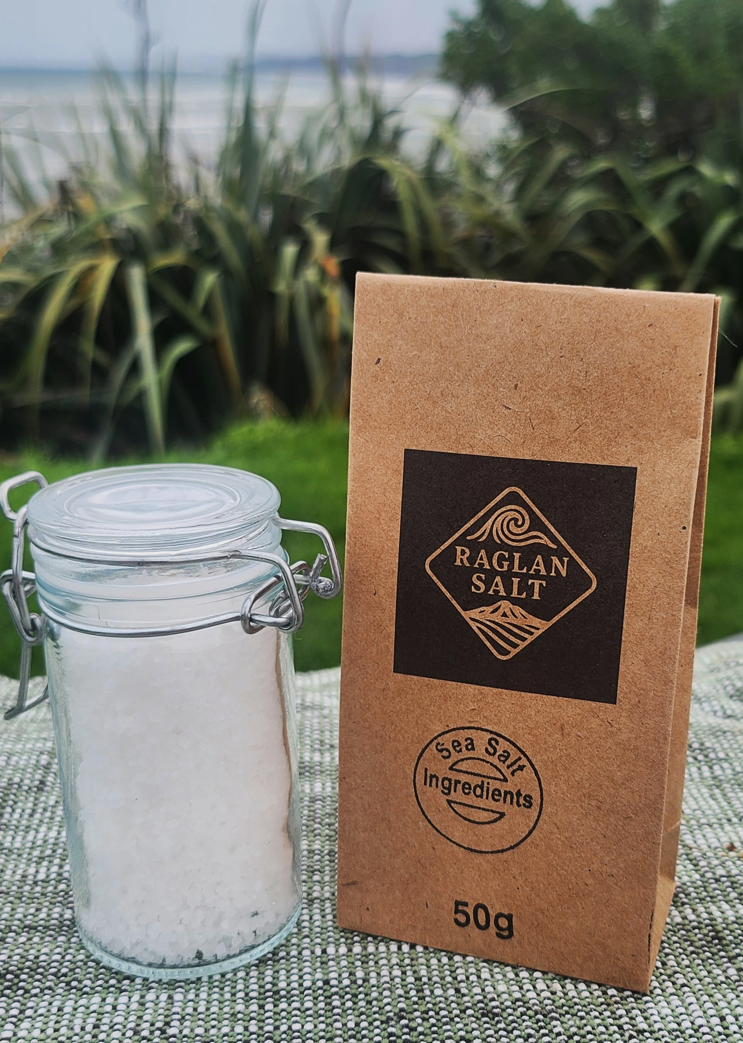 Plain with jar.jpg