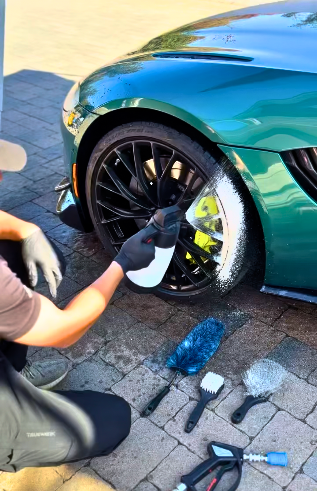 carusos mobile detailing wheel detail.png
