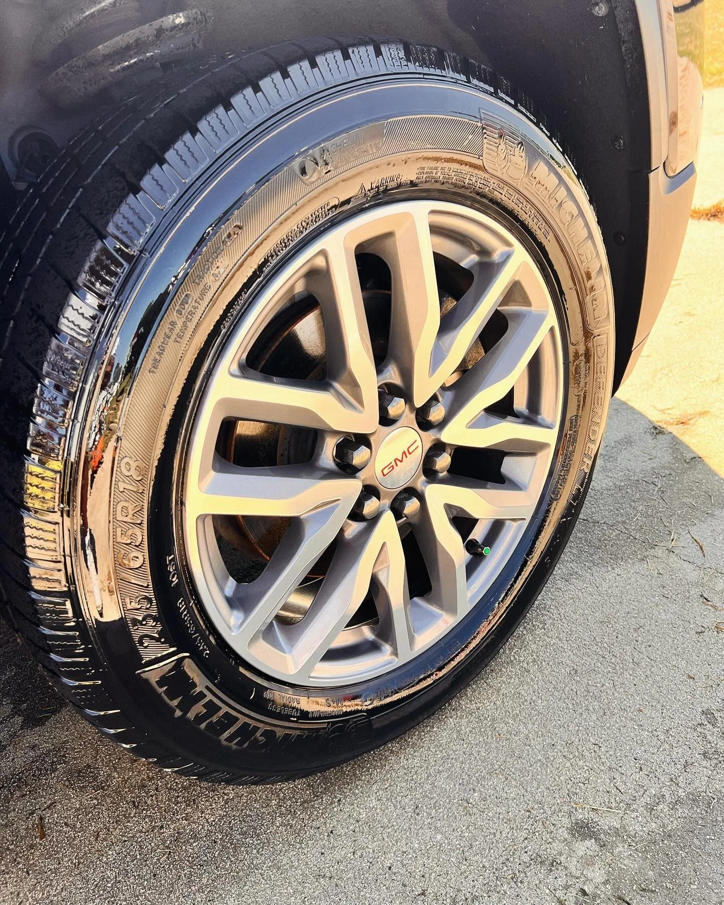 autodetaildmv dressed tire.jpg
